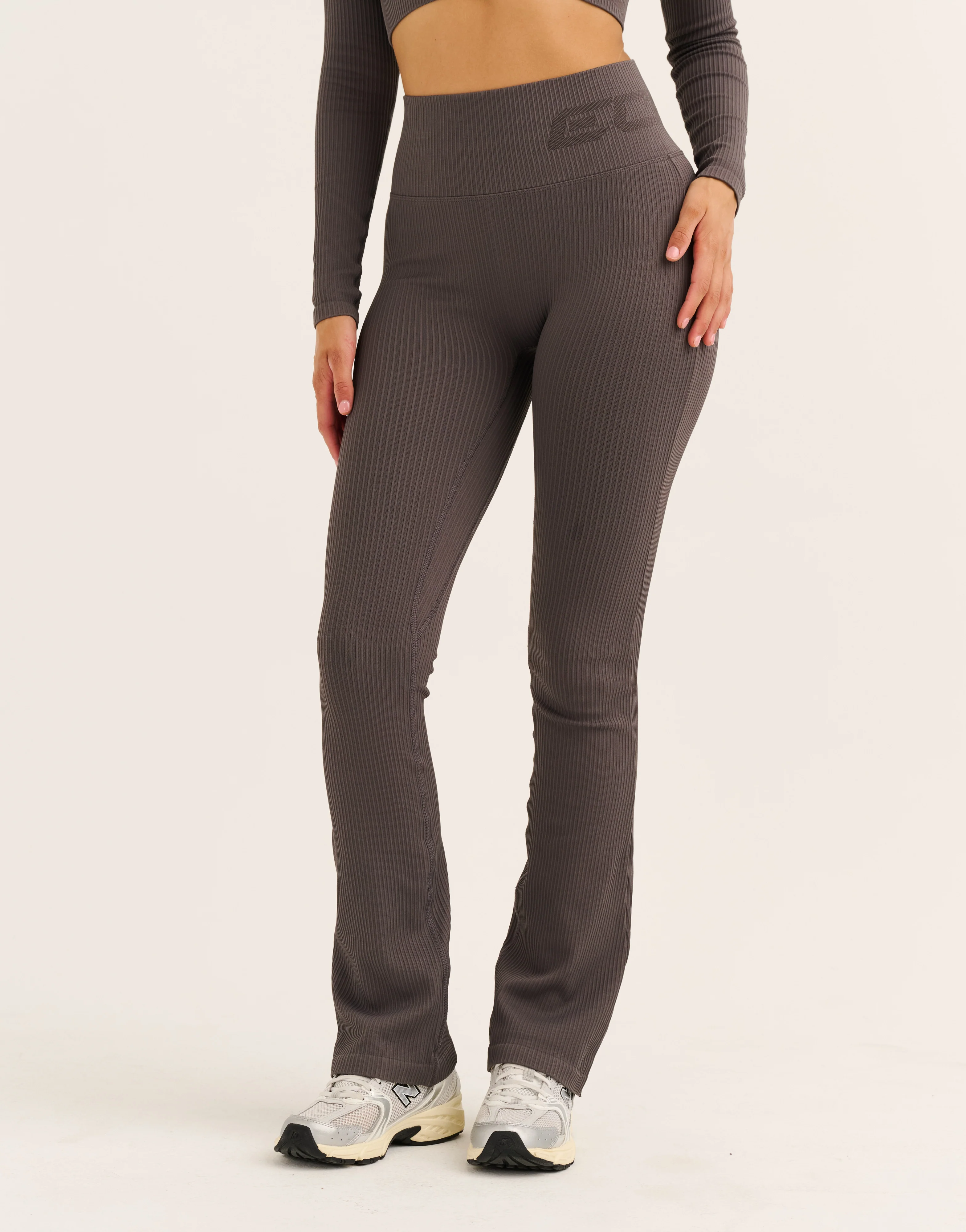 Arise Comfort Flare Leggings V2 - Slate Grey - Image 4
