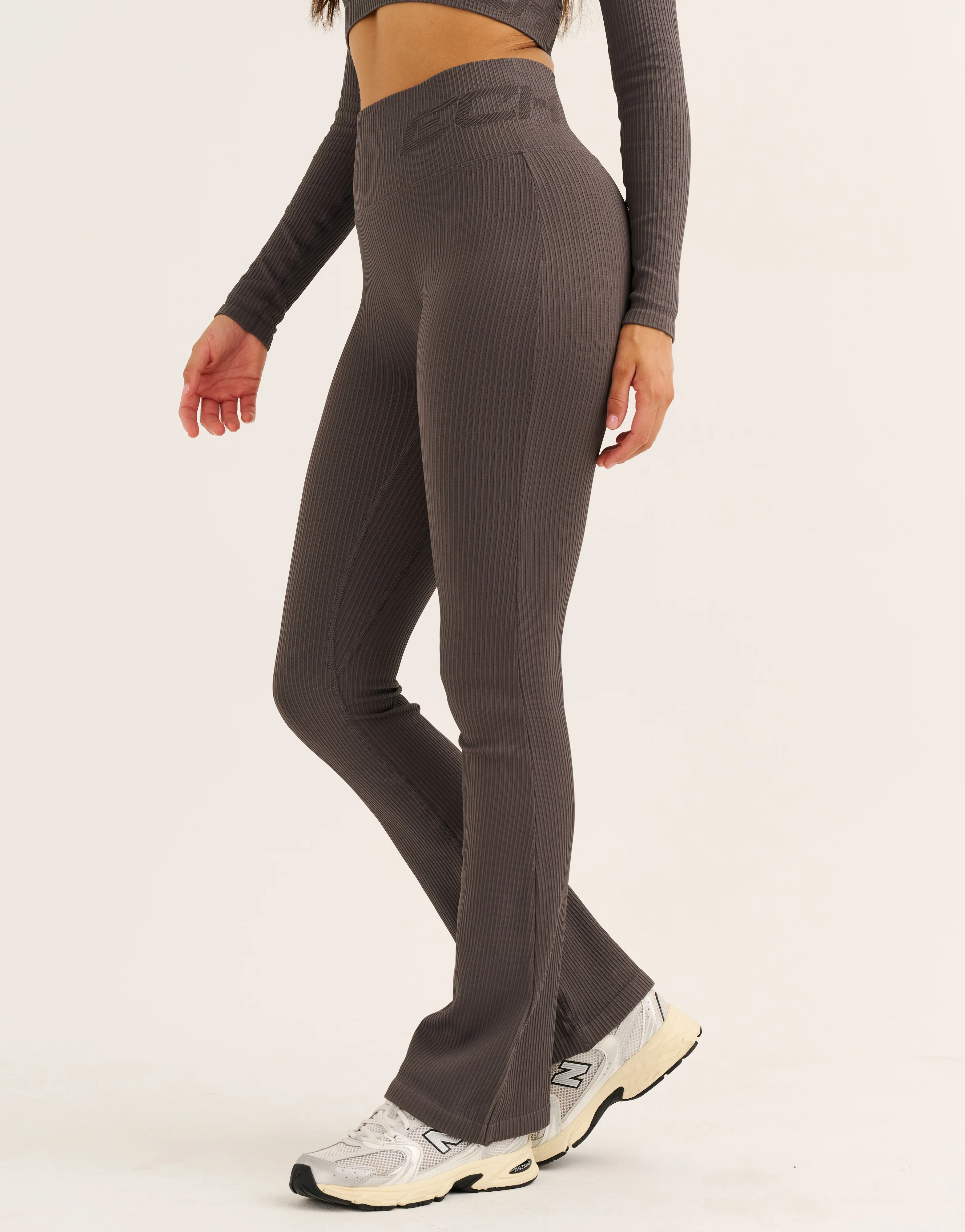 Arise Comfort Flare Leggings V2 - Slate Grey - Image 5