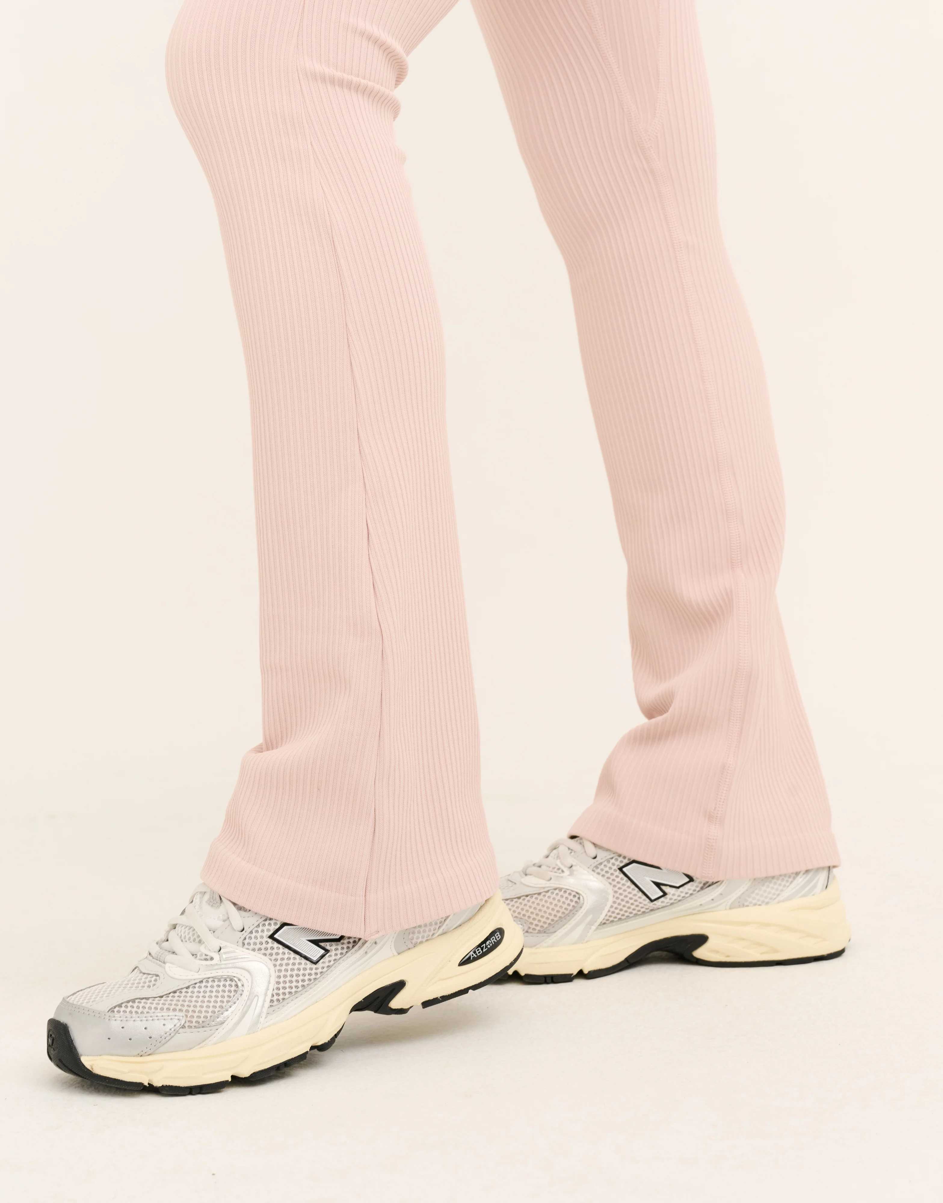 Arise Comfort Mid-Waist Flare Leggings - Mauve - Image 9