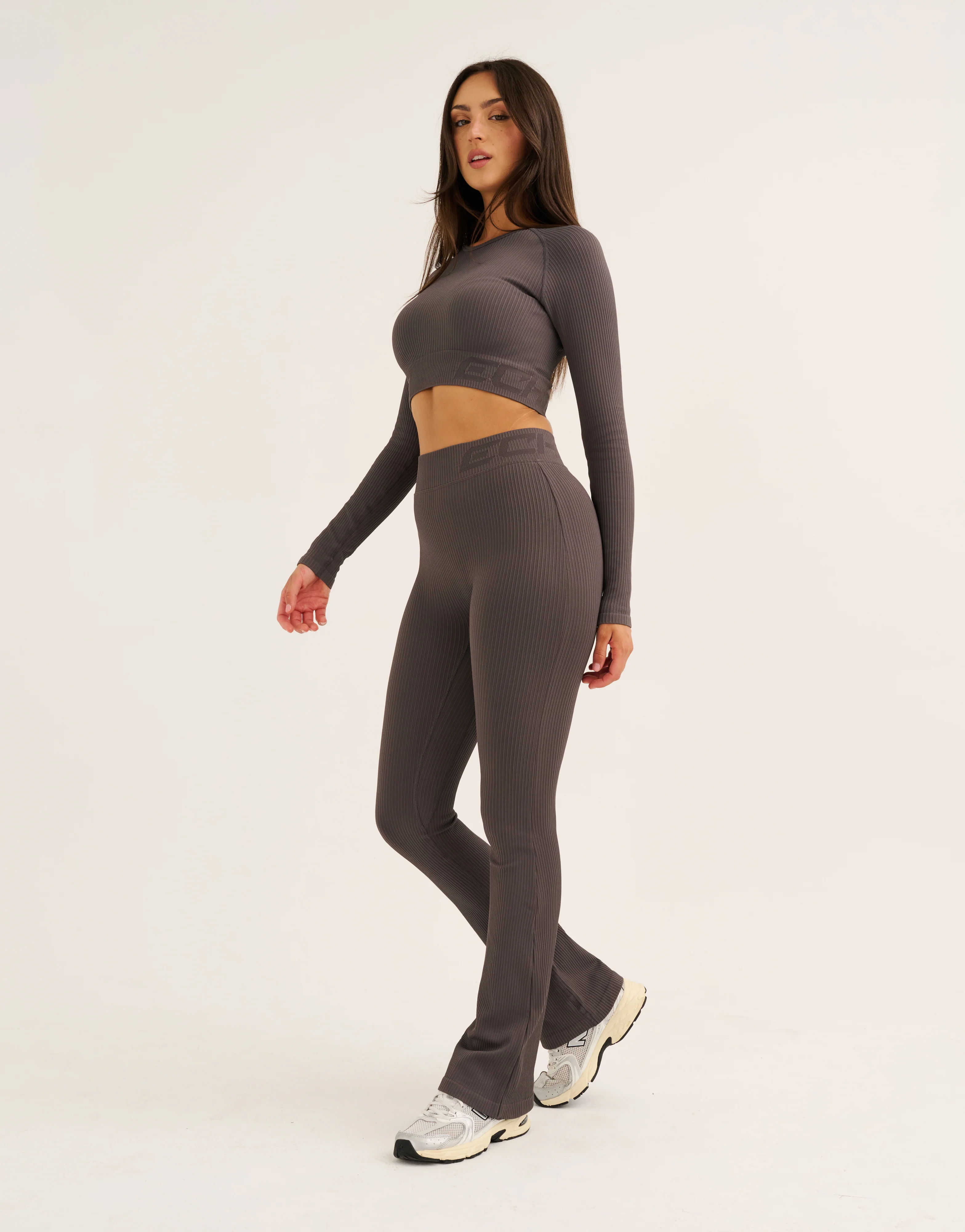 Arise Comfort Mid-Waist Flare Leggings - Slate Grey - Image 7