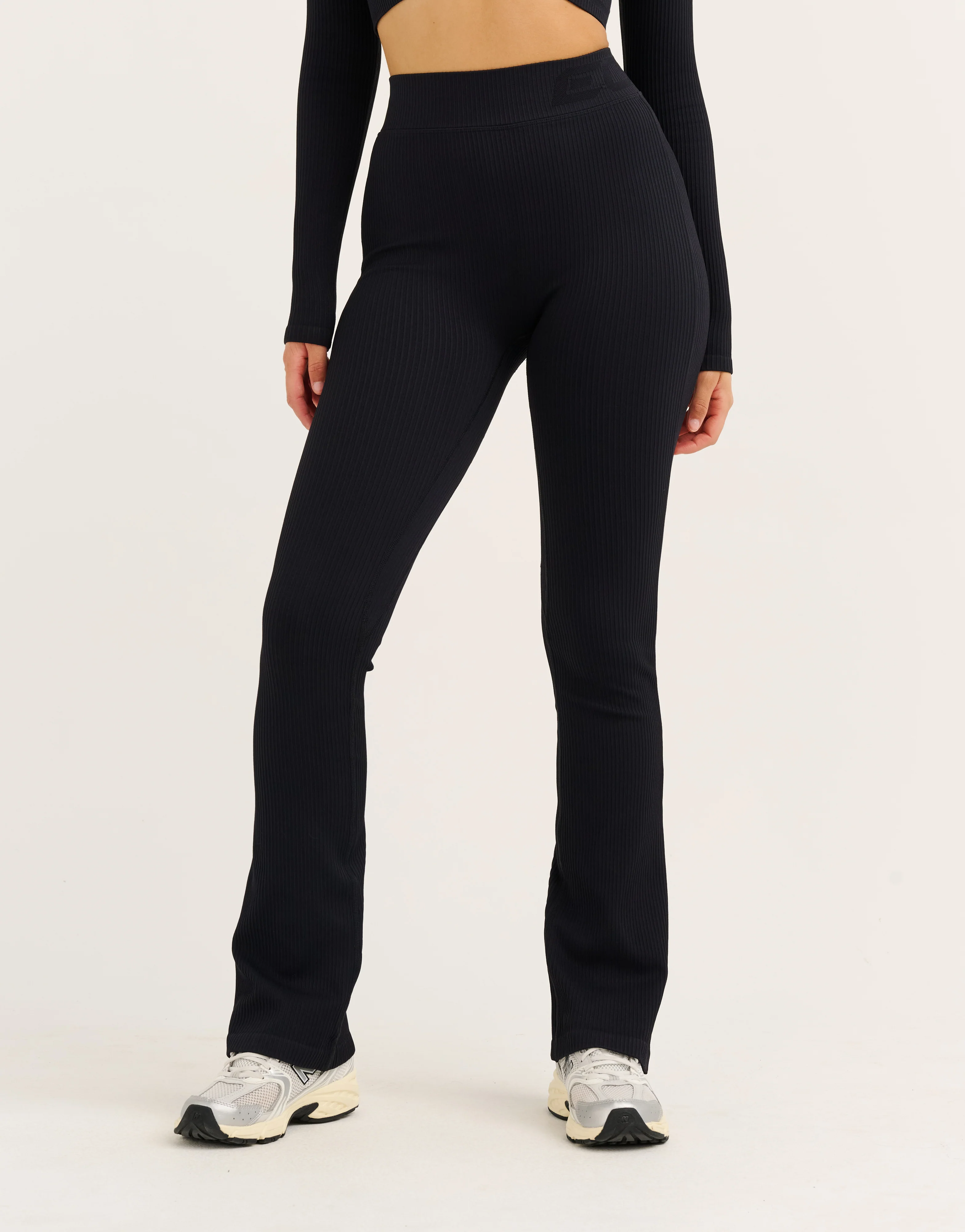 Arise Comfort Mid-Waist Flare Leggings - Stealth Black - Image 2