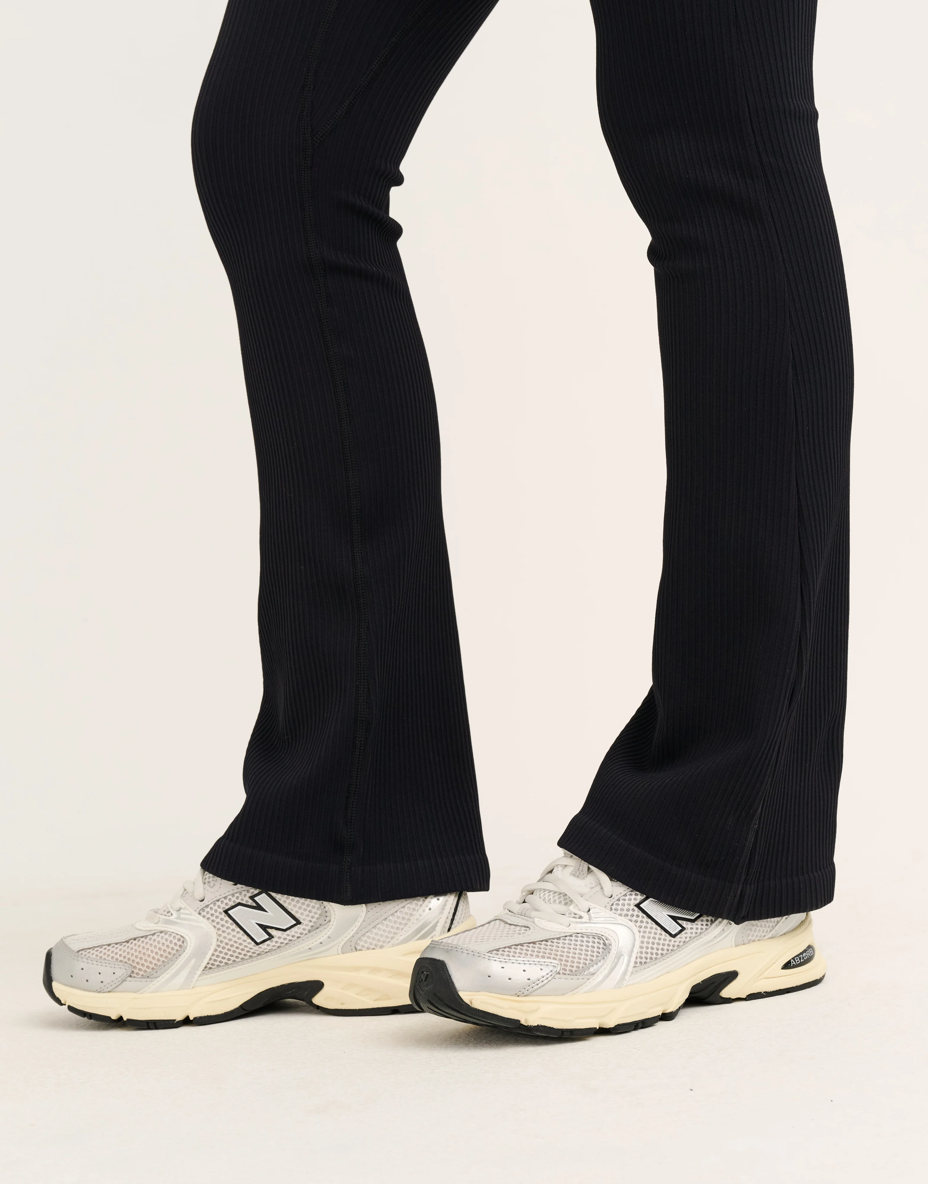 Arise Comfort Mid-Waist Flare Leggings - Stealth Black - Image 9