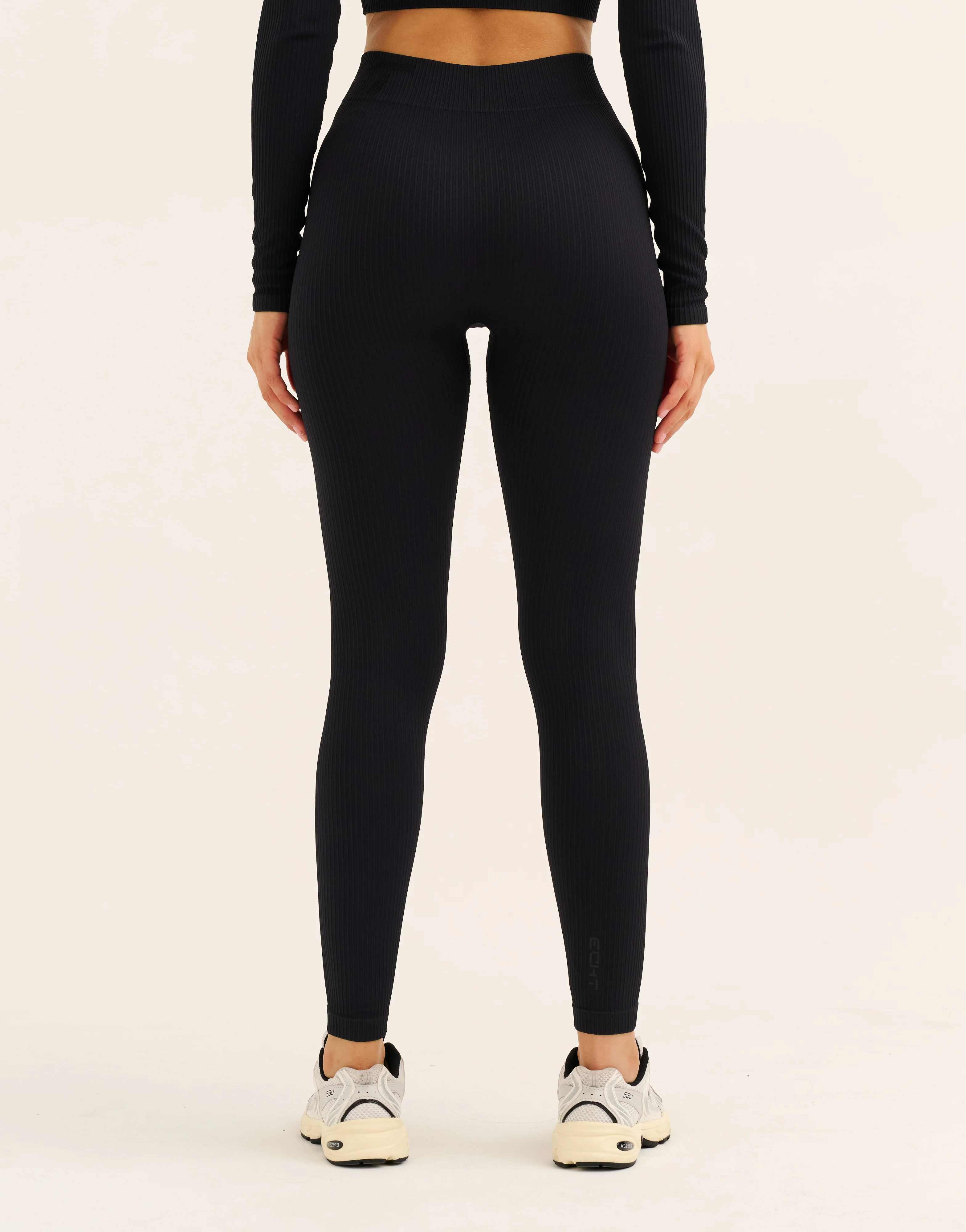 Arise Comfort Mid-Waist Leggings - Stealth Black - Image 6