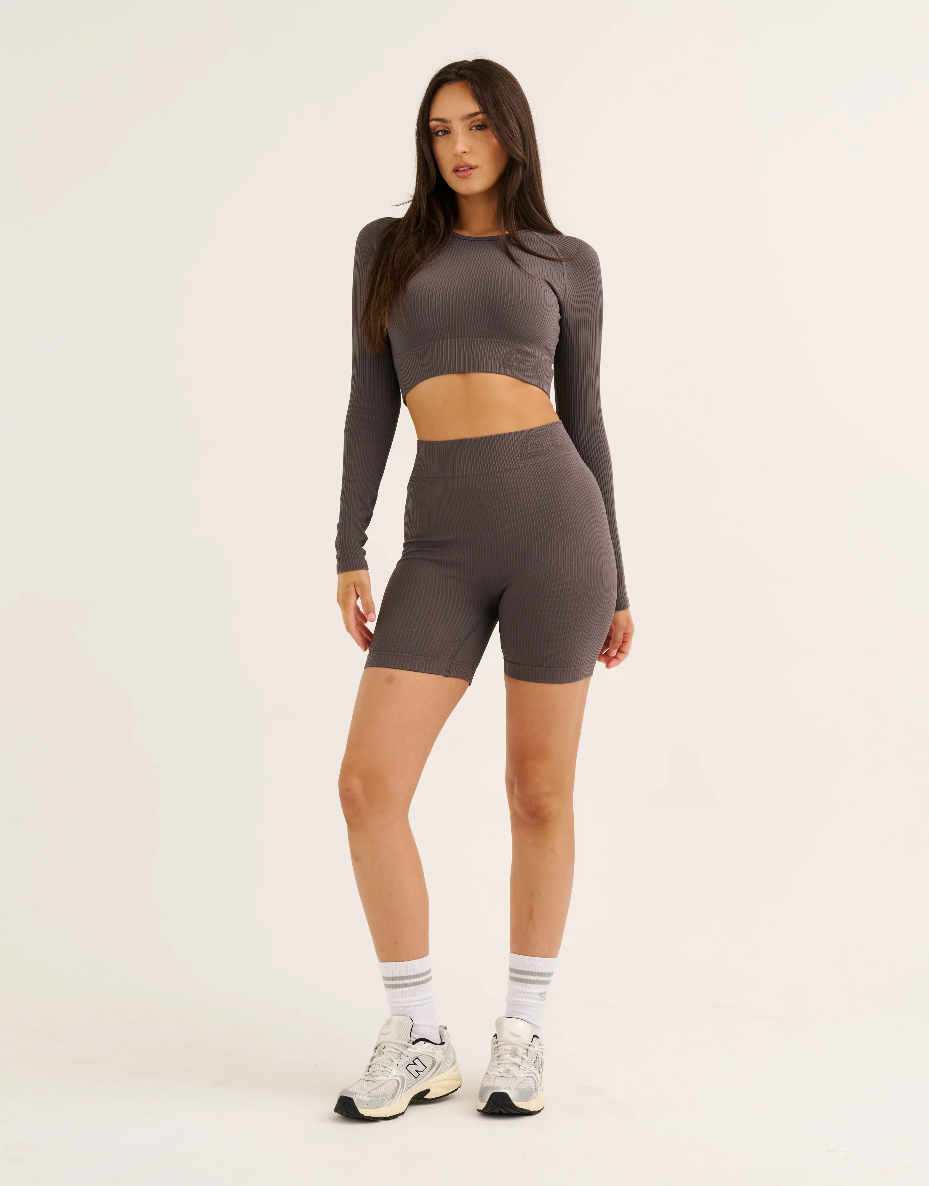Arise Comfort Mid-Waist Shorts V2 - Slate Grey - Image 3