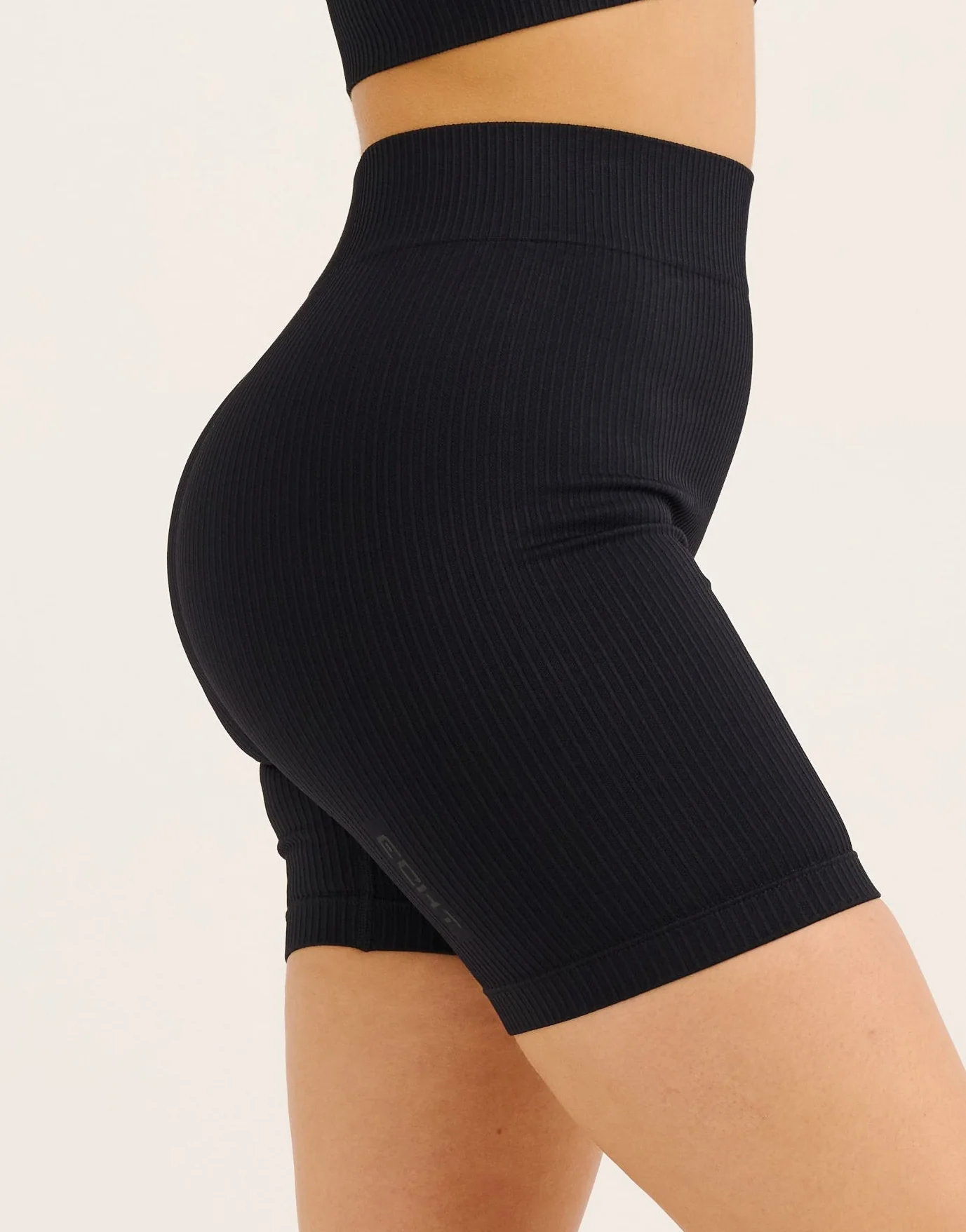 Arise Comfort Mid-Waist Shorts V2 - Stealth Black - Image 3