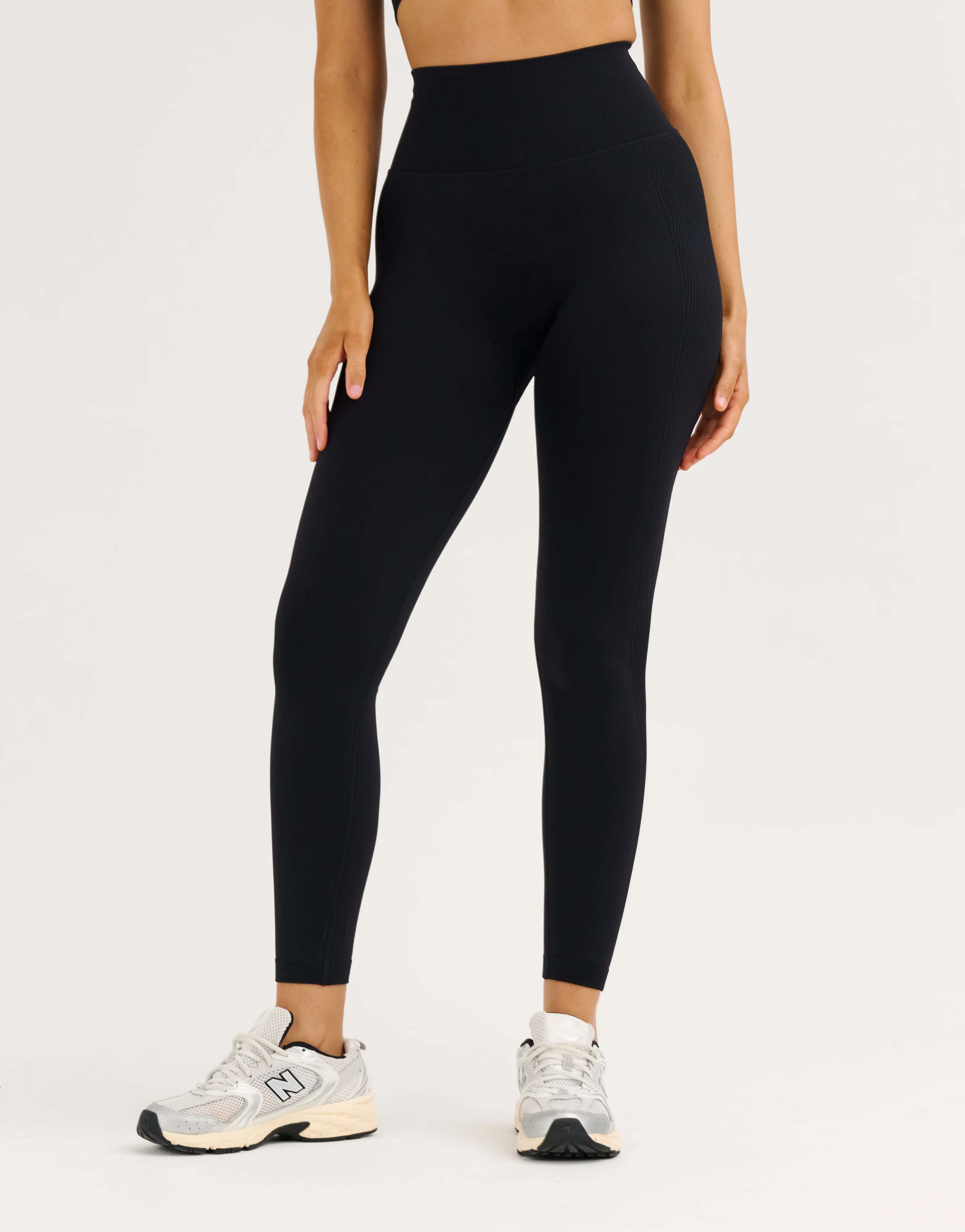 Arise Essential Leggings V2 - Stealth Black - Image 2