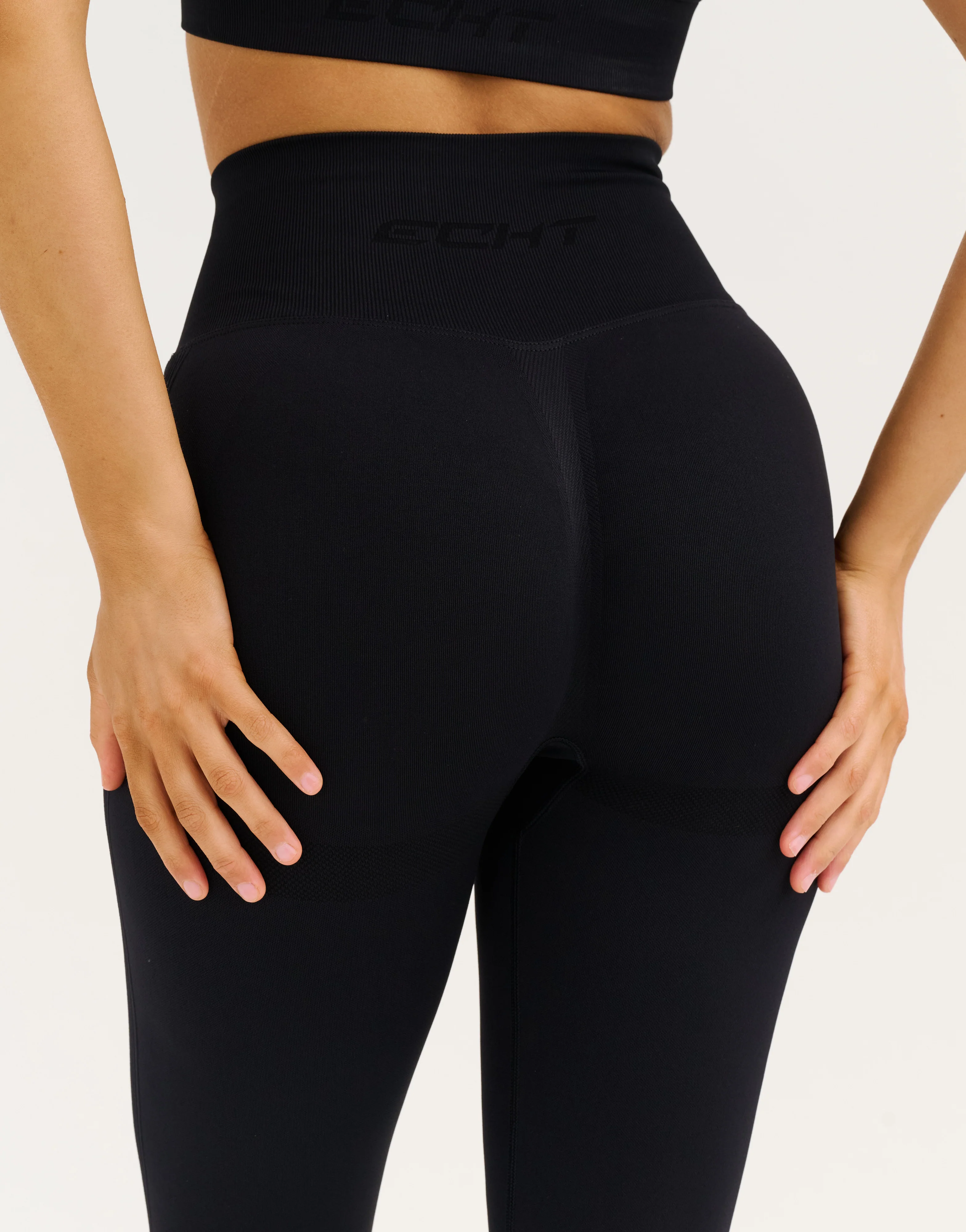 Arise Essential Leggings V2 - Stealth Black - Image 3