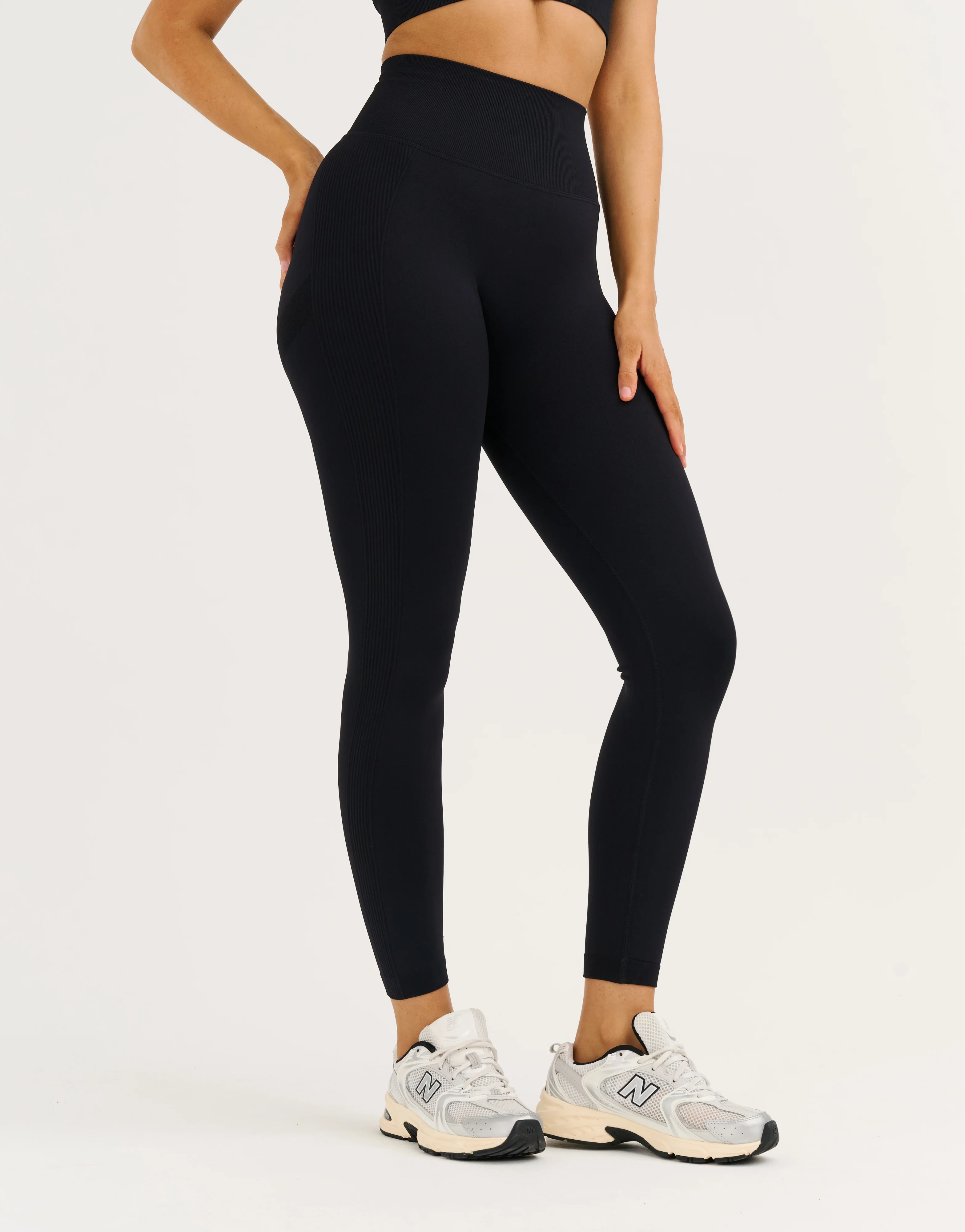 Arise Essential Leggings V2 - Stealth Black - Image 7