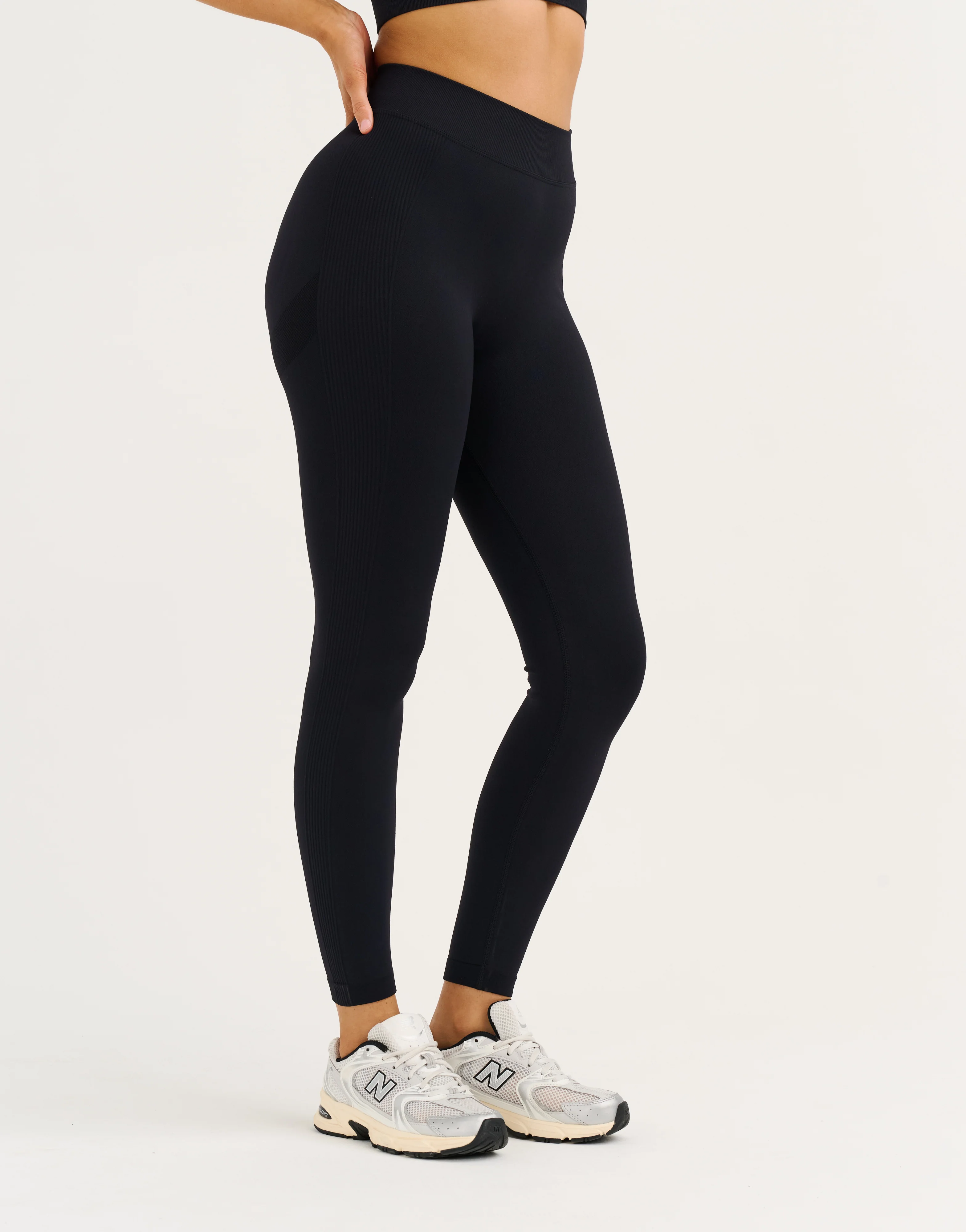 Arise Essential Mid-Waist Leggings V2 - Stealth Black - Image 4