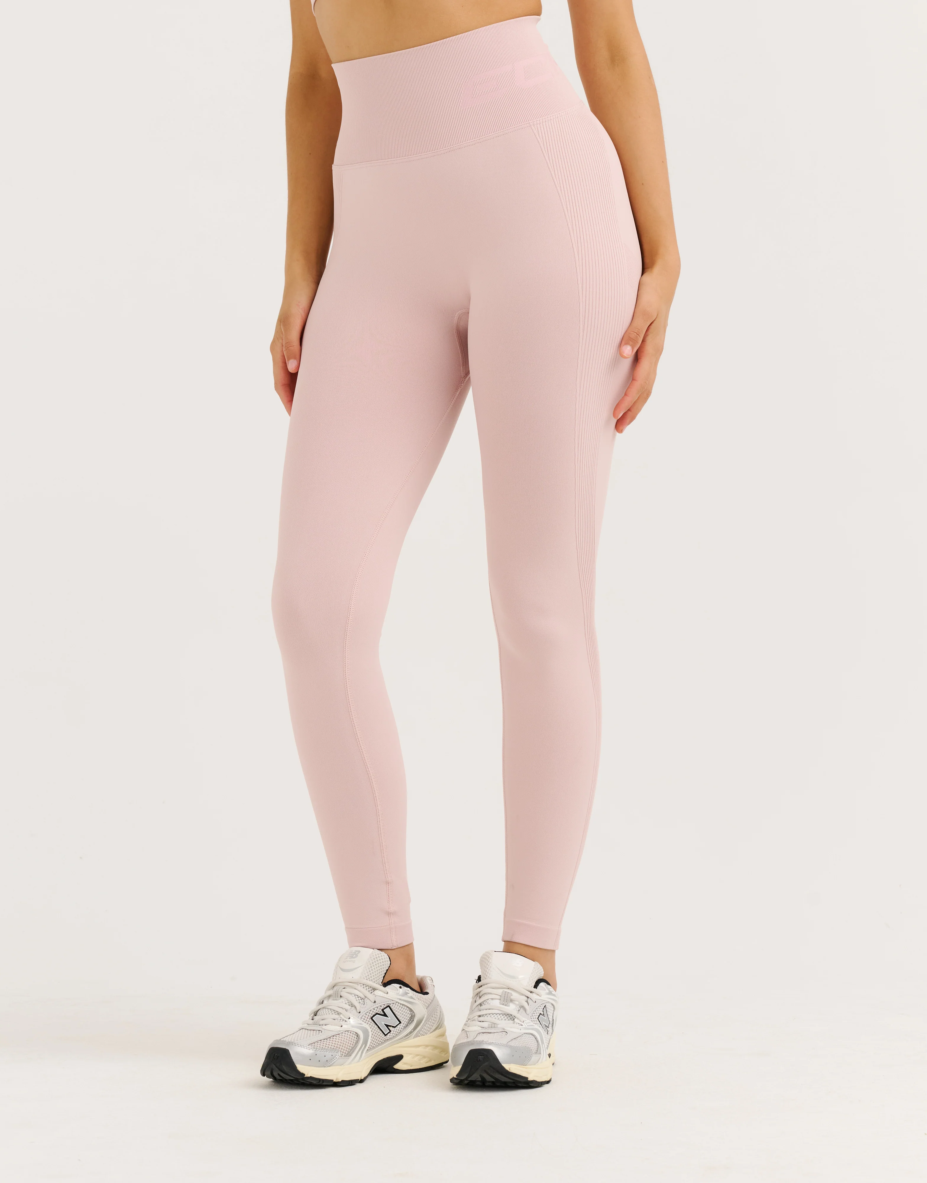 Arise Scrunch Leggings V2 - Mauve - Image 5
