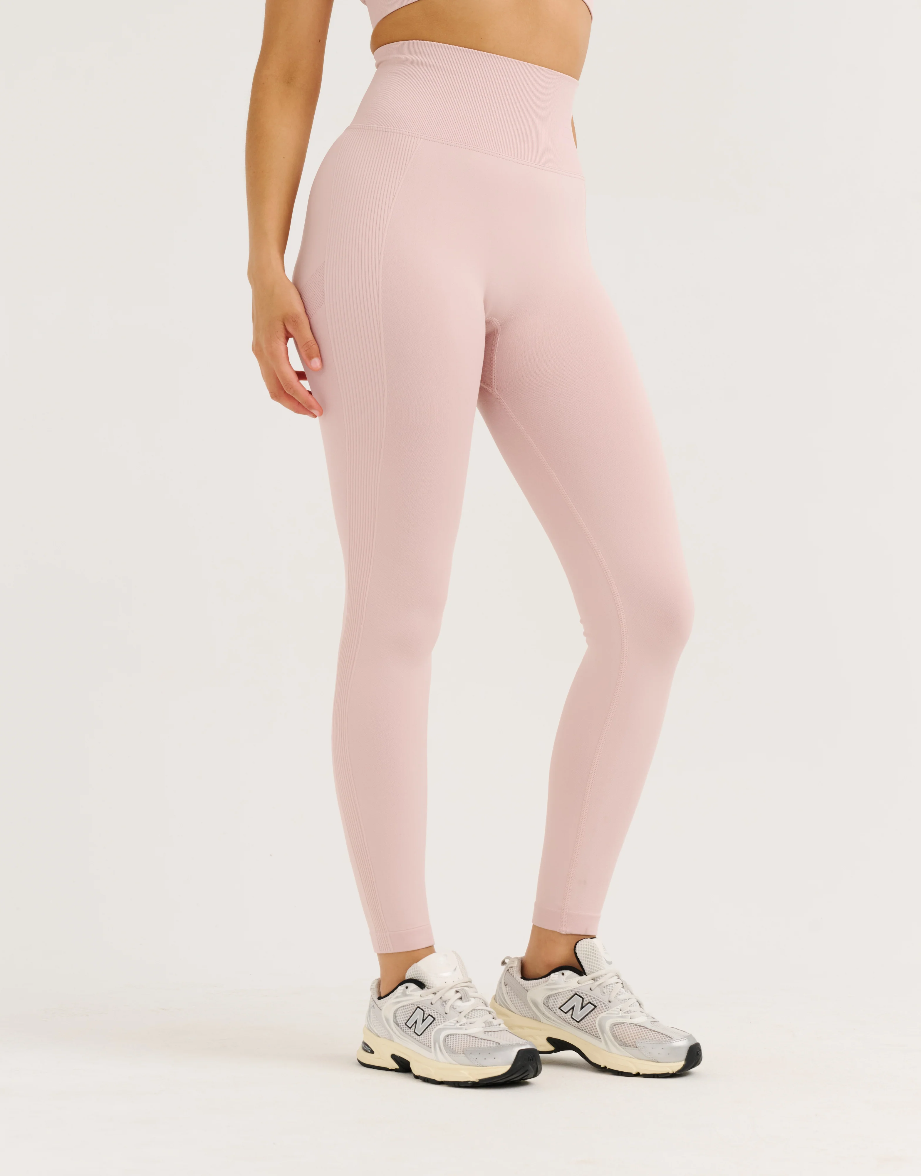 Arise Scrunch Leggings V2 - Mauve - Image 6