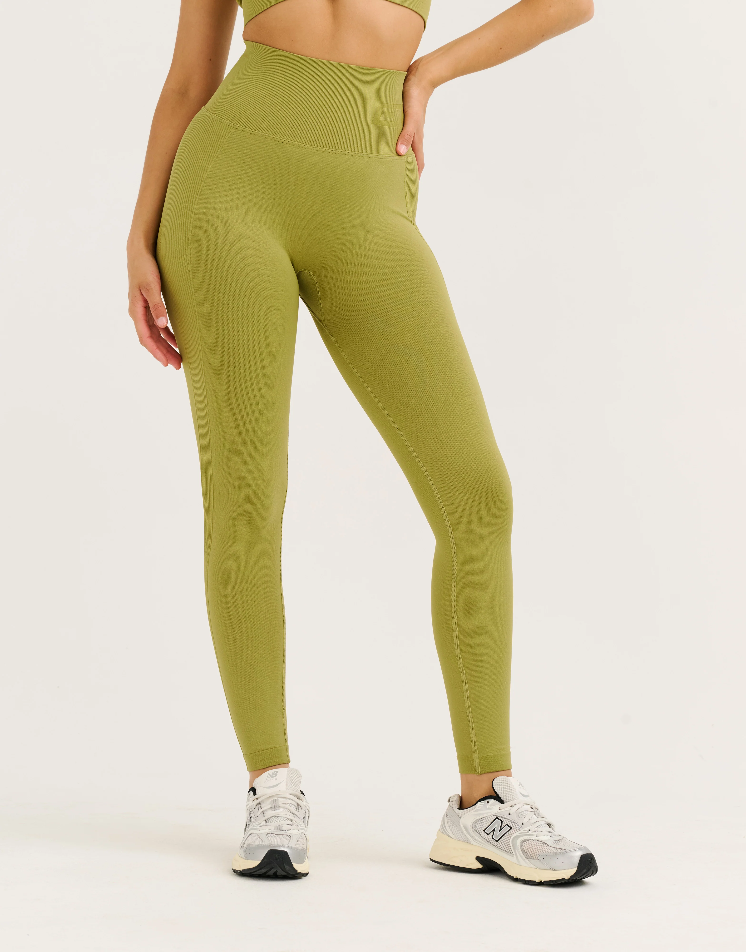 Arise Scrunch Leggings V2 - Olive - Image 4