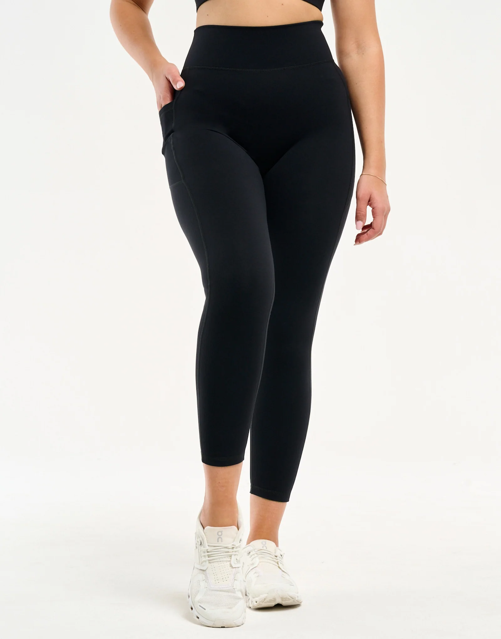 Ascend Pocket Leggings 23" - Black - Image 5