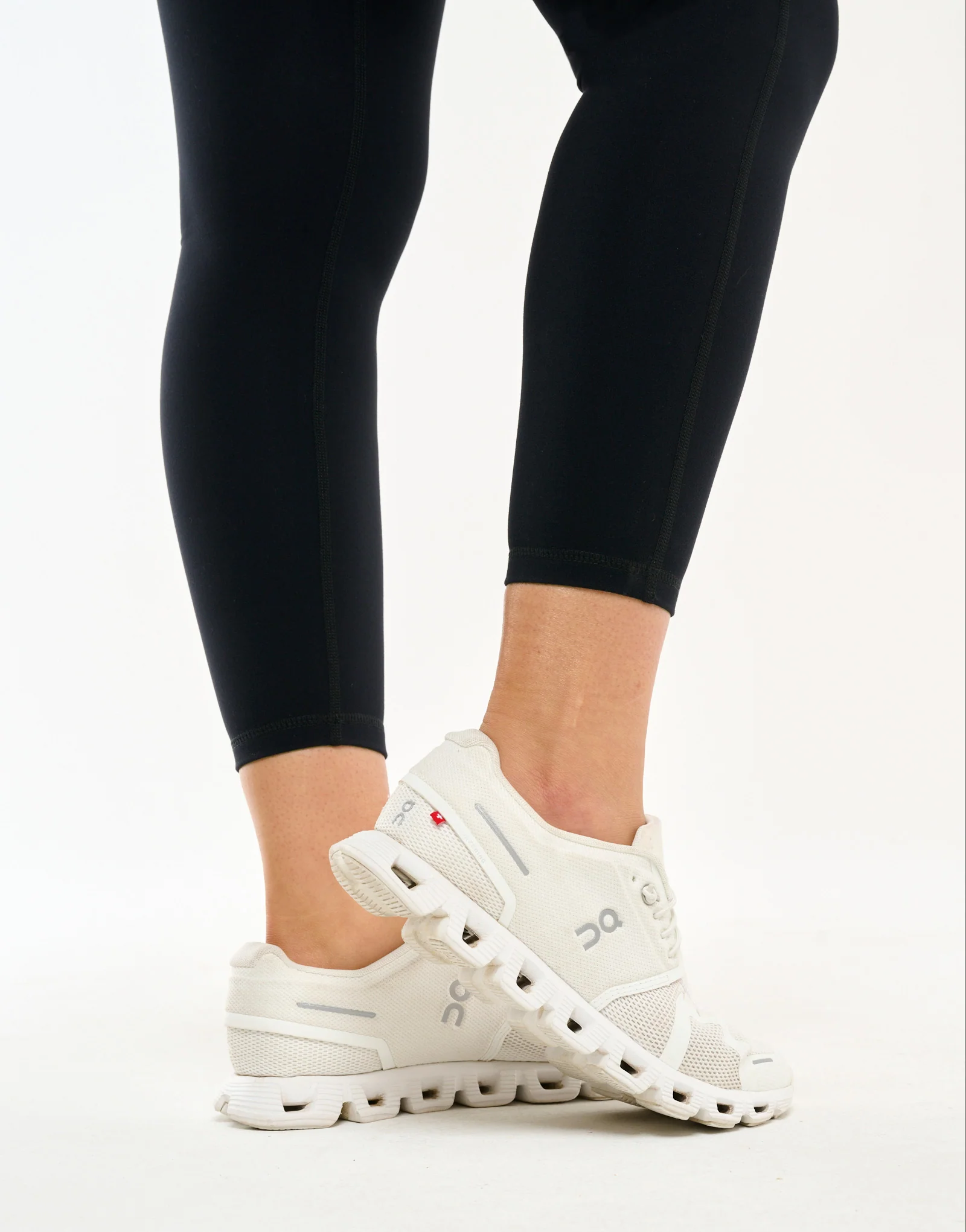 Ascend Pocket Leggings 23" - Black - Image 9