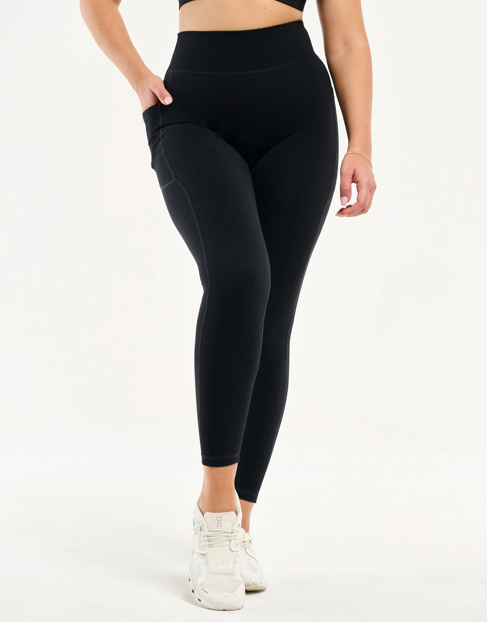 Ascend Pocket Leggings 25" - Black - Image 5