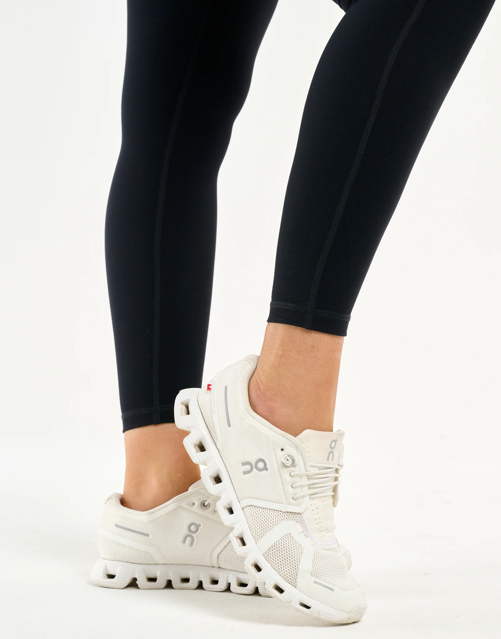 Ascend Pocket Leggings 25" - Black - Image 8