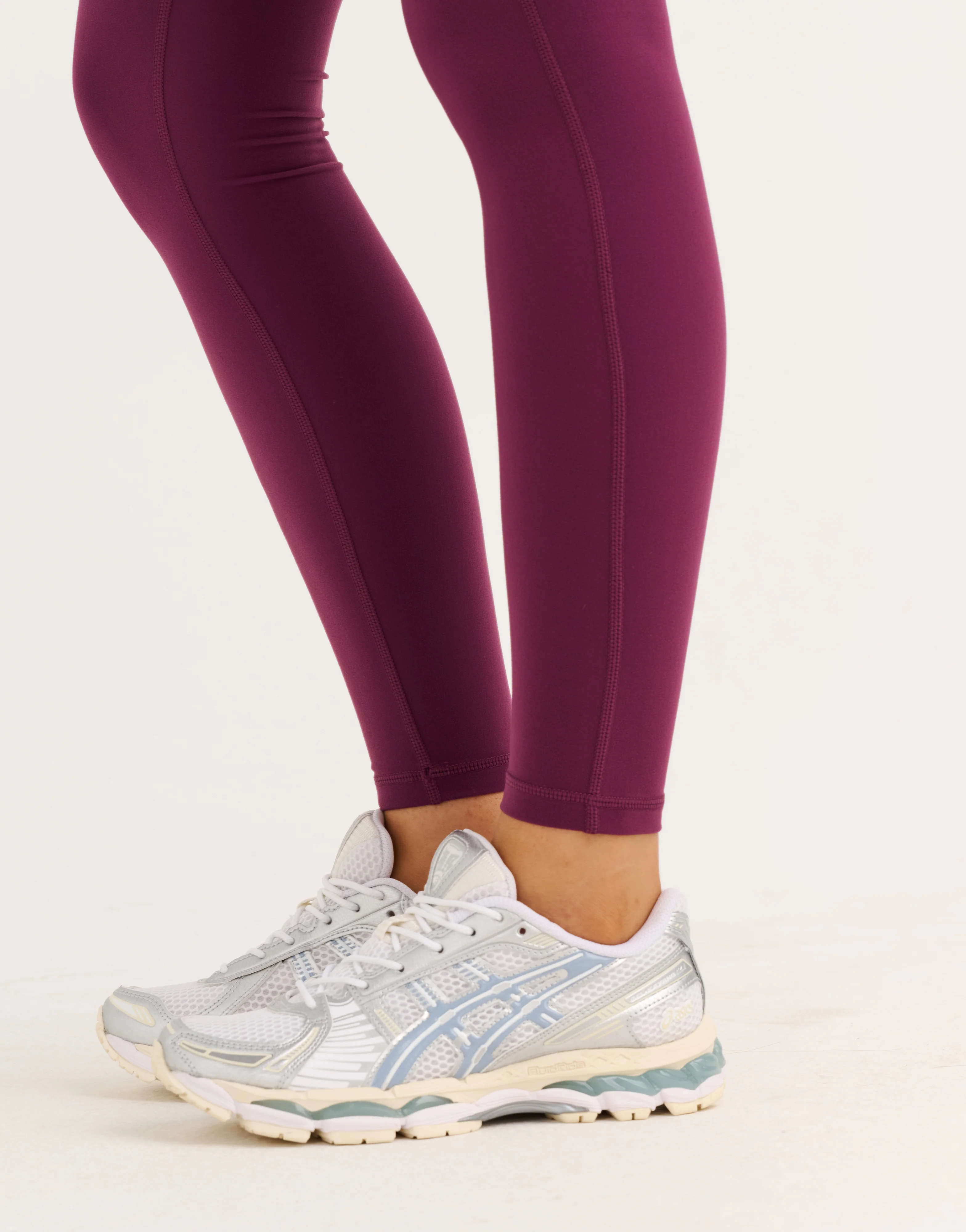 Ascend Pocket Leggings 28" - Blackberry - Image 12