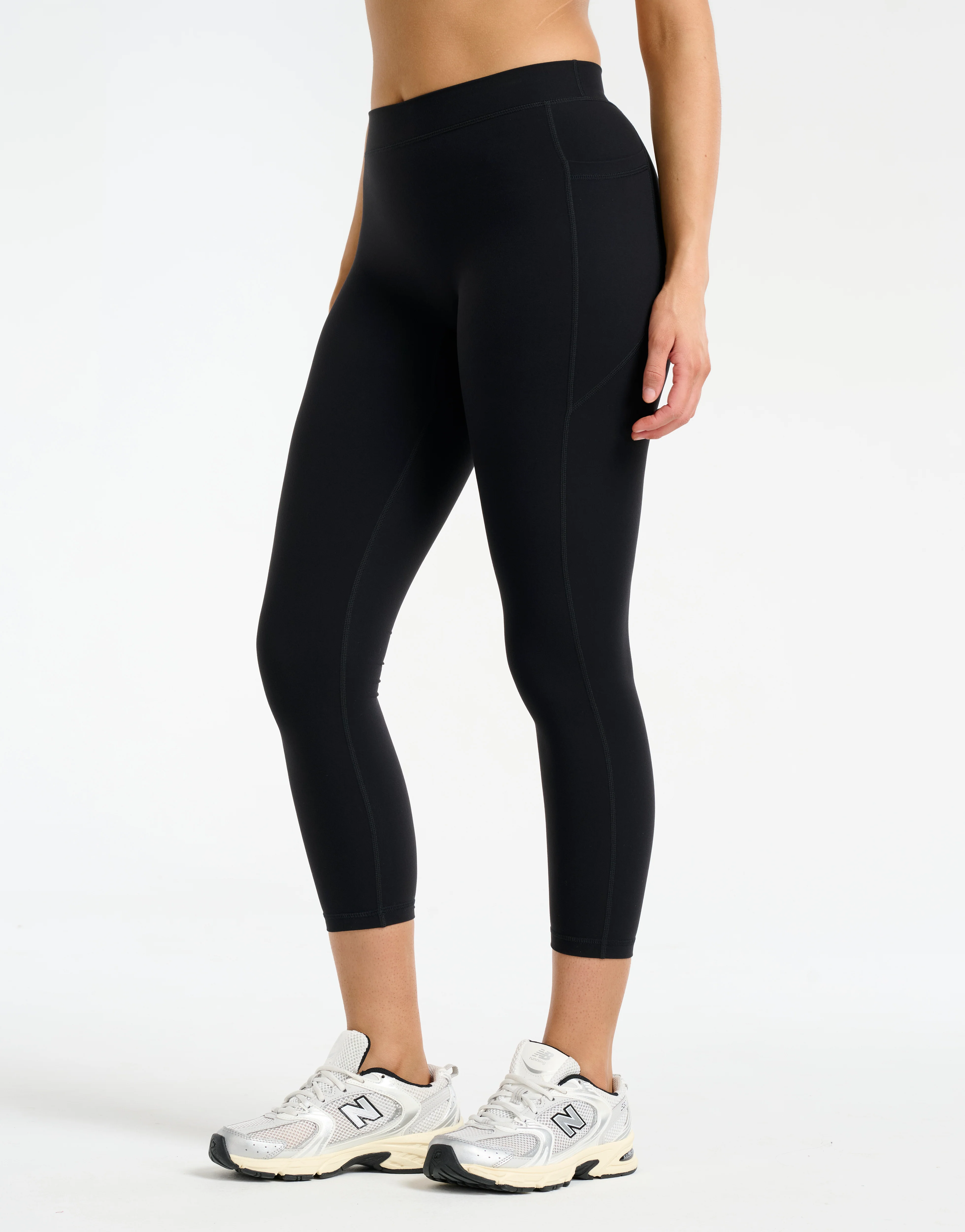 Ascend Pocket Mid-Waist Leggings 23" - Black - Image 15