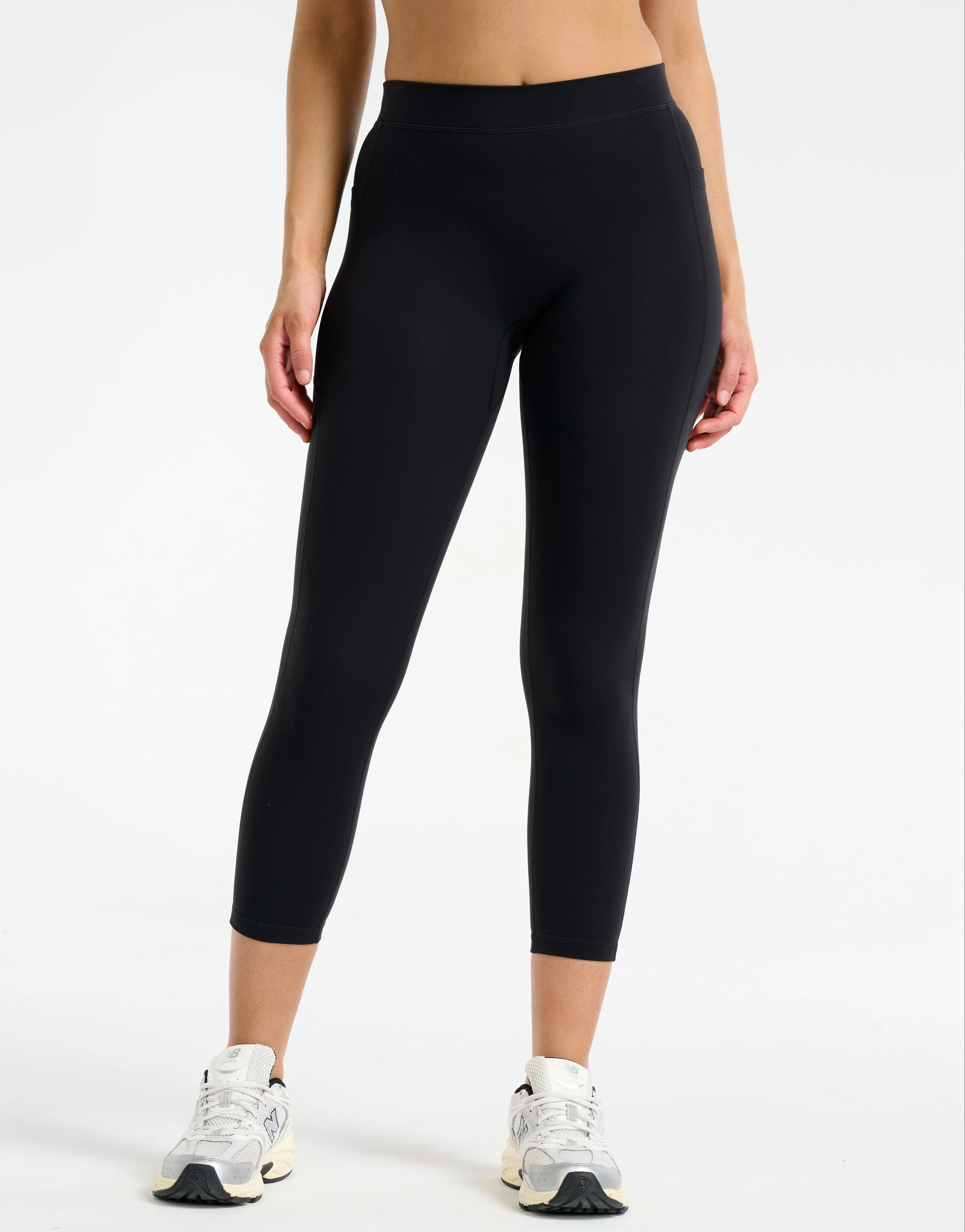 Ascend Pocket Mid-Waist Leggings 23" - Black - Image 8
