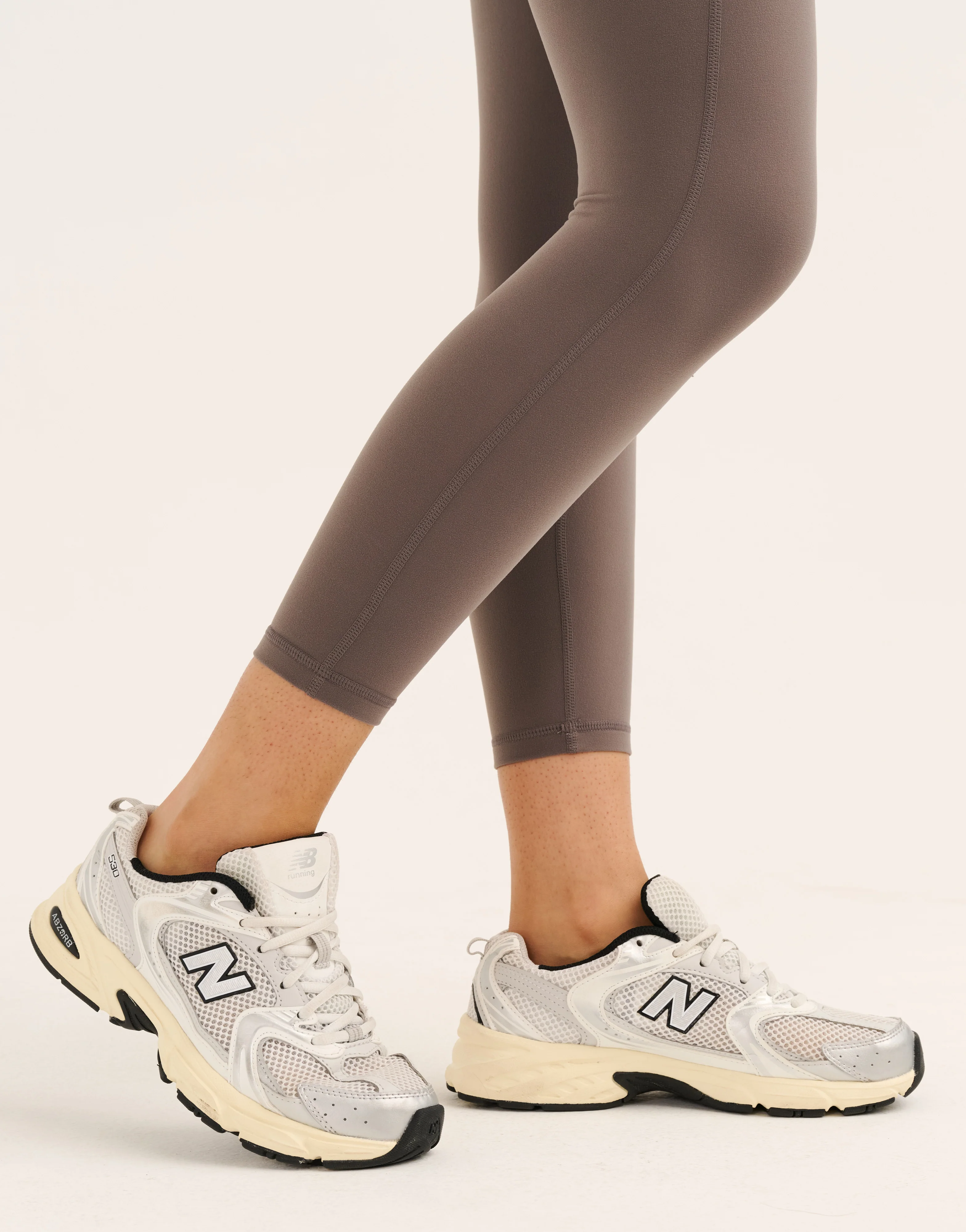 Ascend Pocket Mid-Waist Leggings 23" - Slate Grey - Image 13