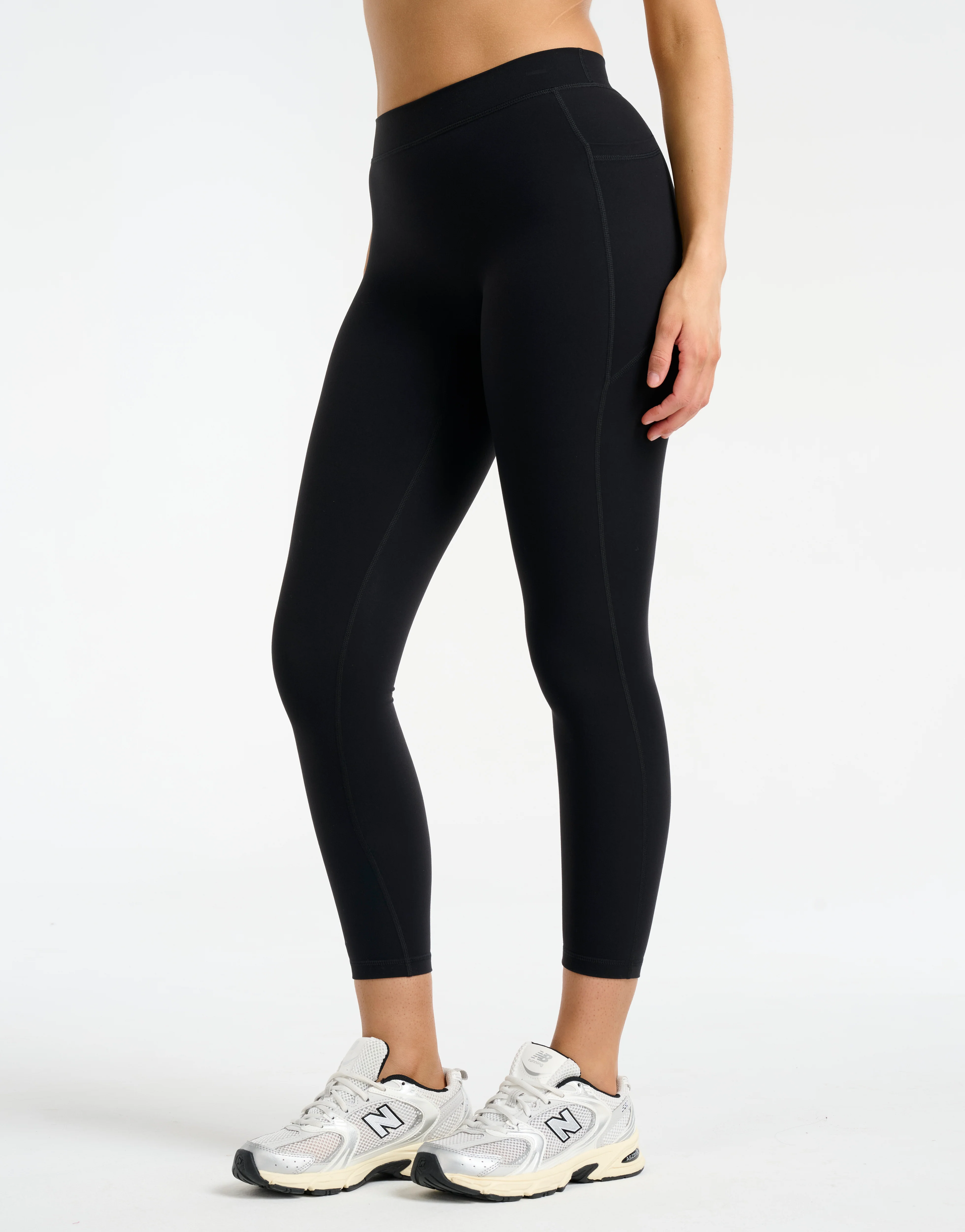 Ascend Pocket Mid-Waist Leggings 25" - Black - Image 15