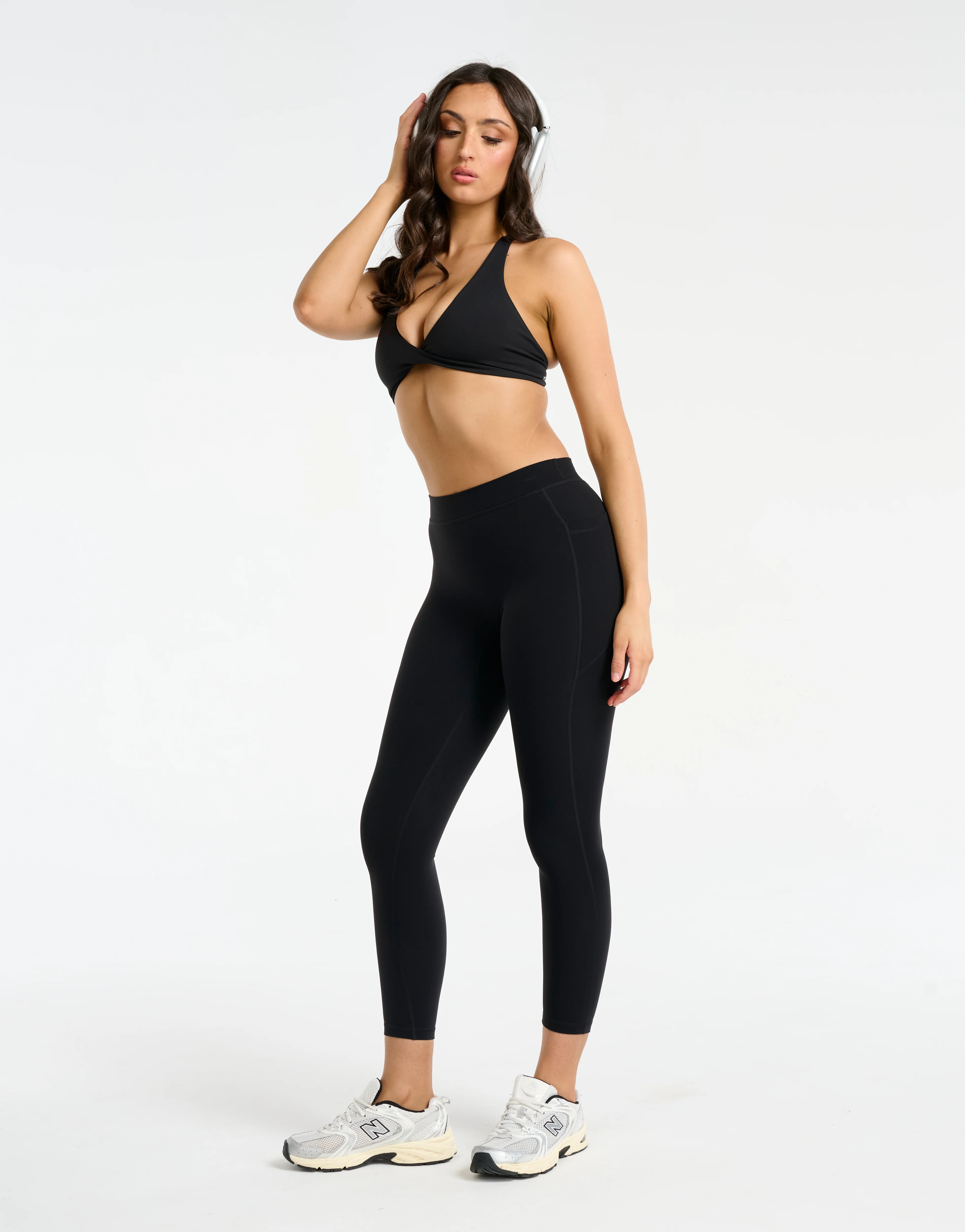 Ascend Pocket Mid-Waist Leggings 25" - Black - Image 17