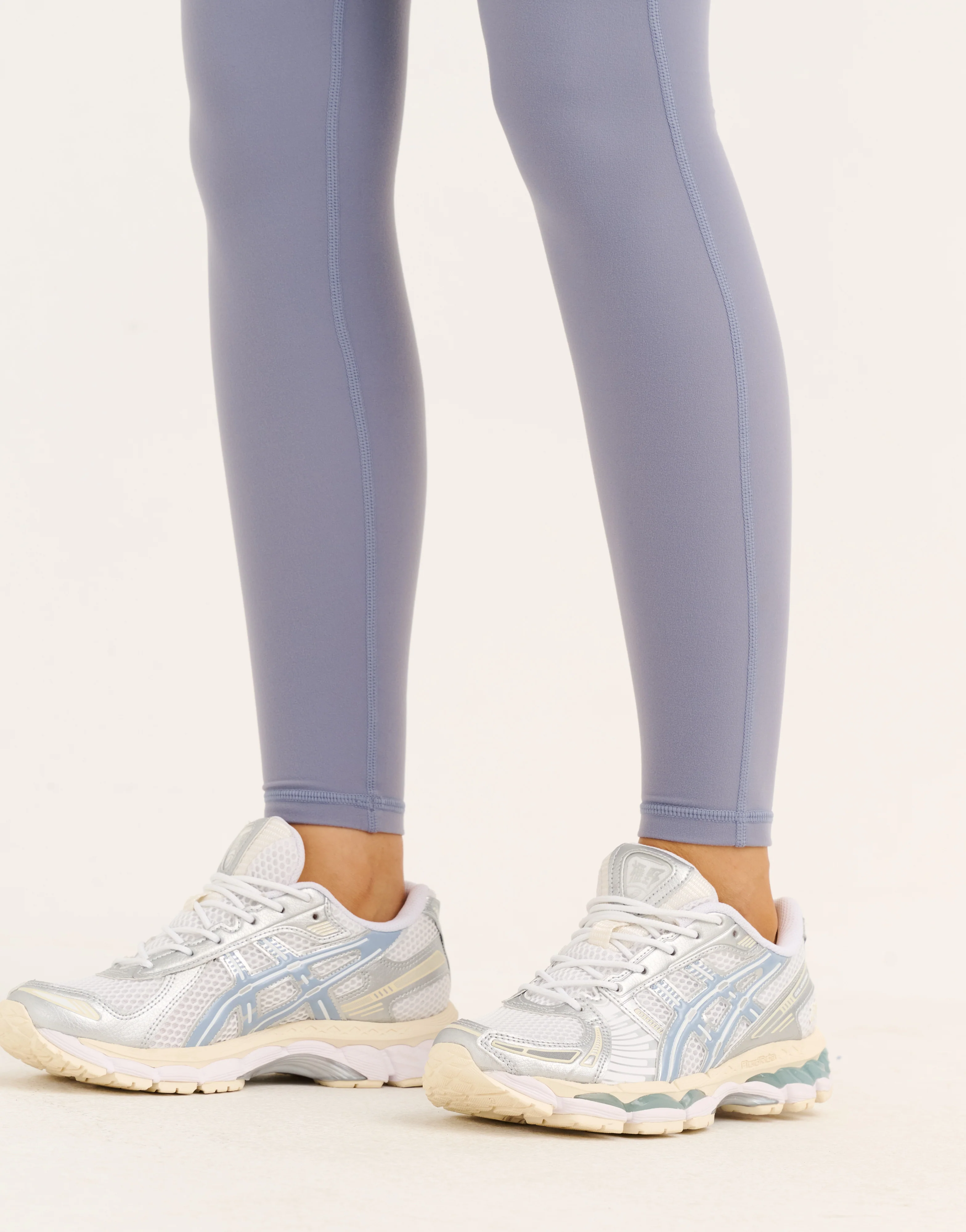 Ascend Pocket Mid-Waist Leggings 28" - Washed Blue - Image 13