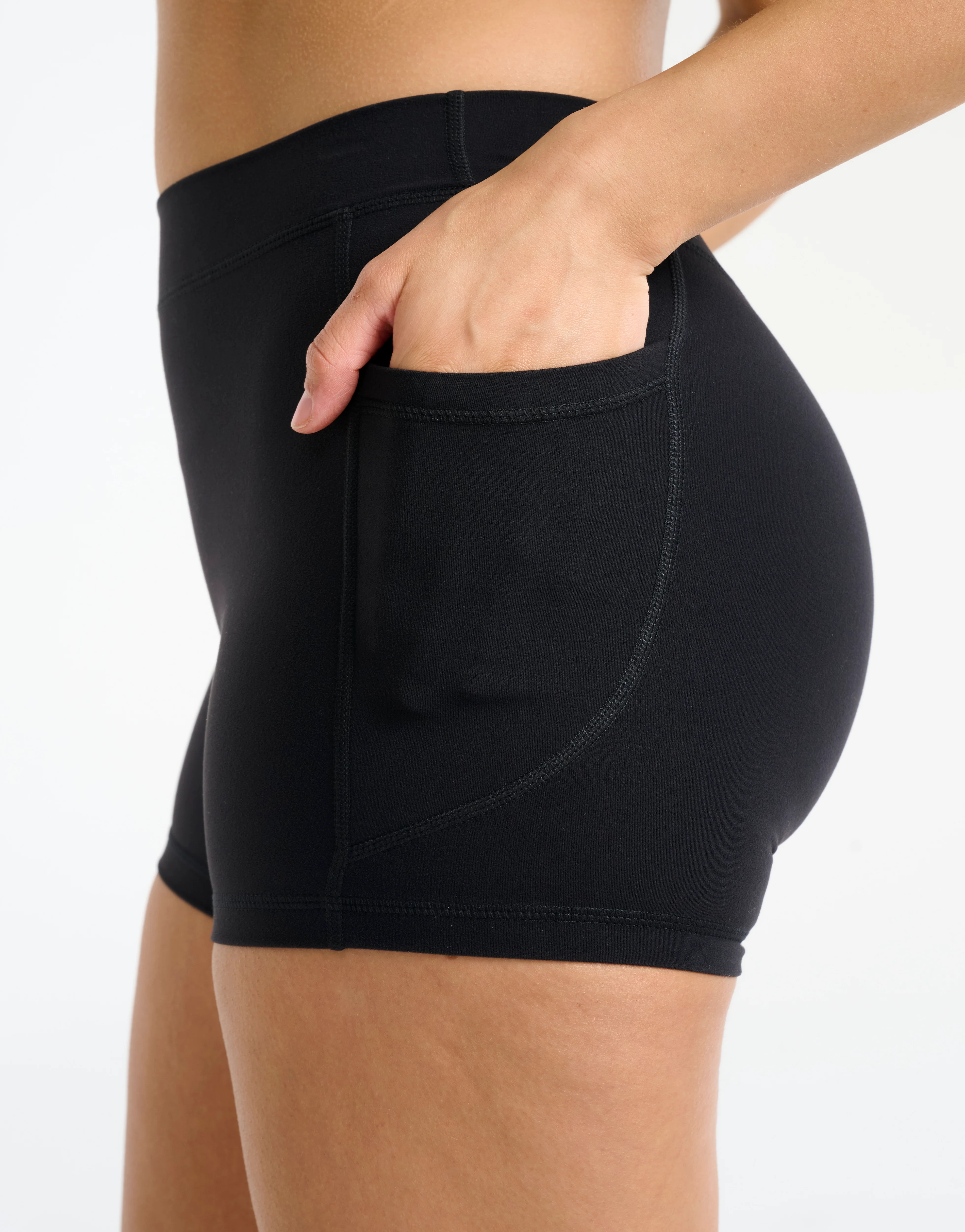 Ascend Pocket Mid-Waist Shorts 4" - Black - Image 8
