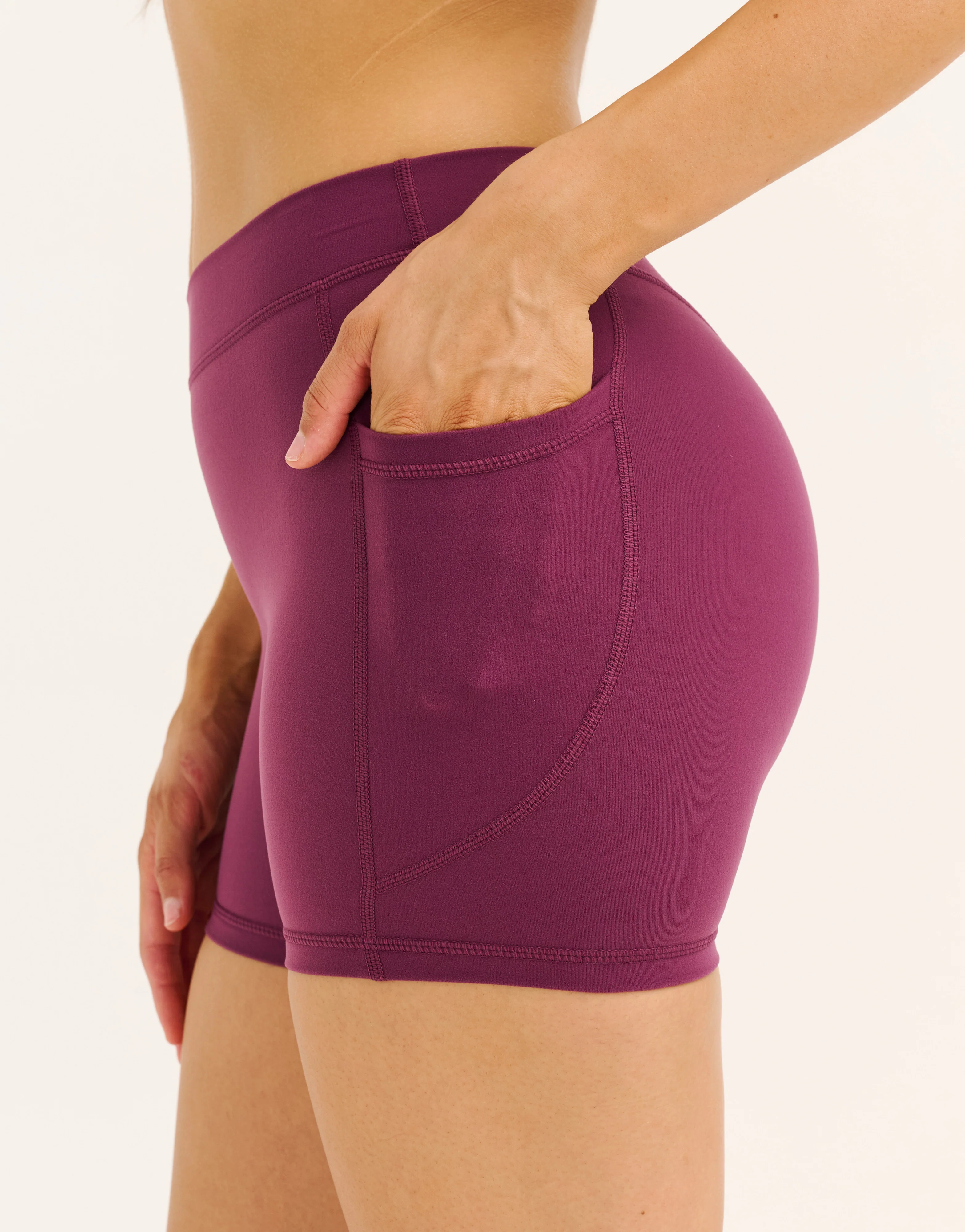 Ascend Pocket Mid-Waist Shorts 4" - Blackberry - Image 2