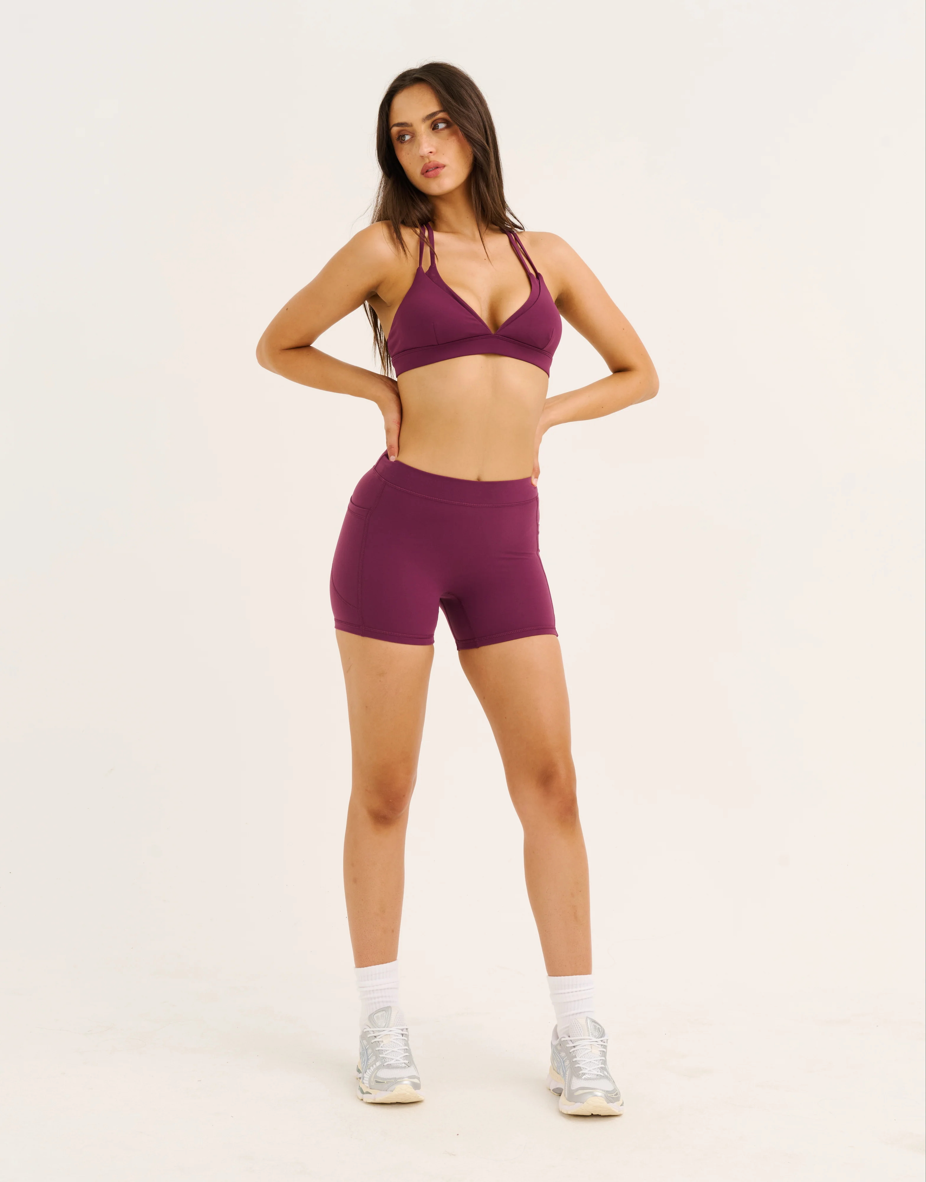 Ascend Pocket Mid-Waist Shorts 4" - Blackberry - Image 3
