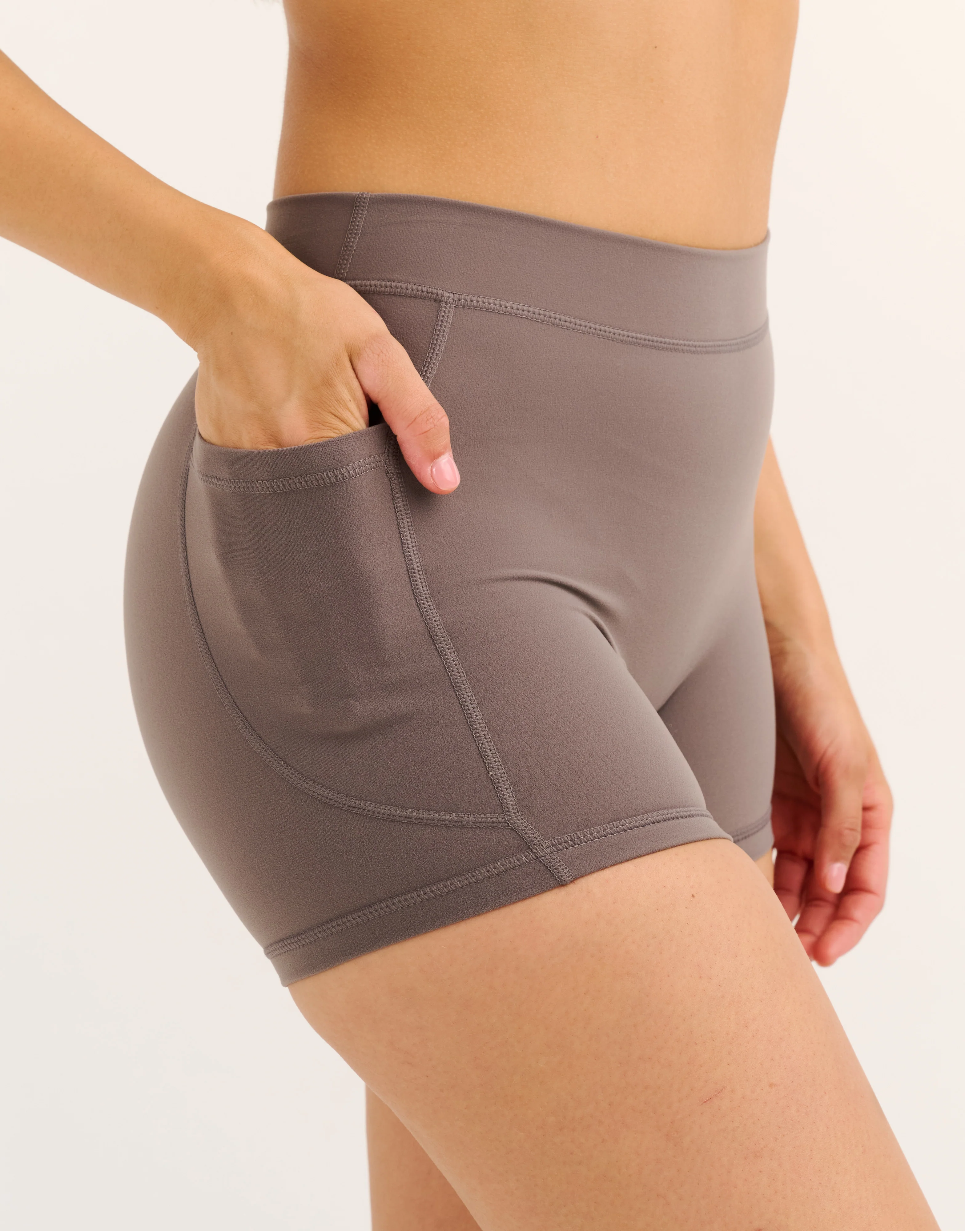 Ascend Pocket Mid-Waist Shorts 4" - Slate Grey - Image 7