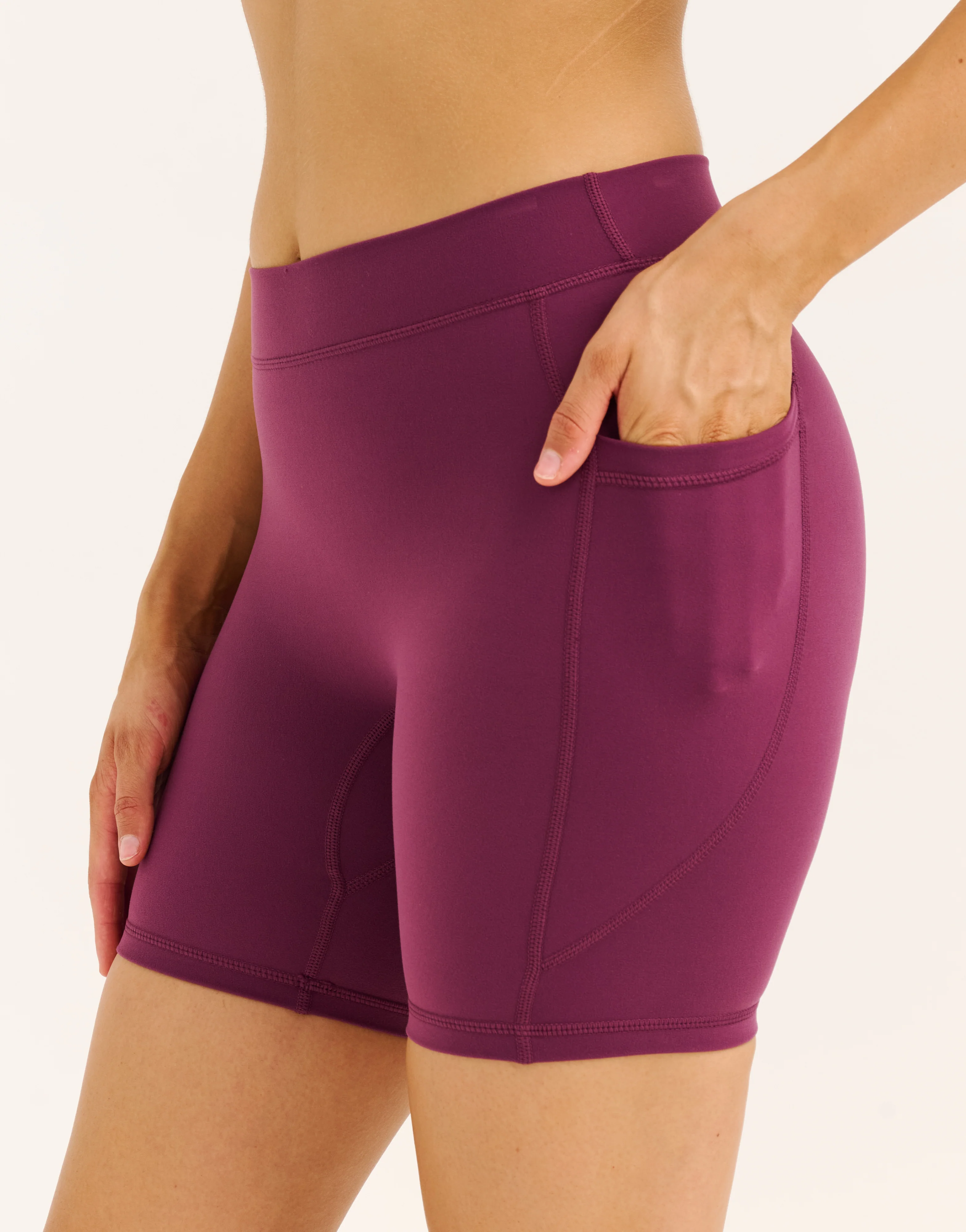 Ascend Pocket Mid-Waist Shorts 6" - Blackberry - Image 2