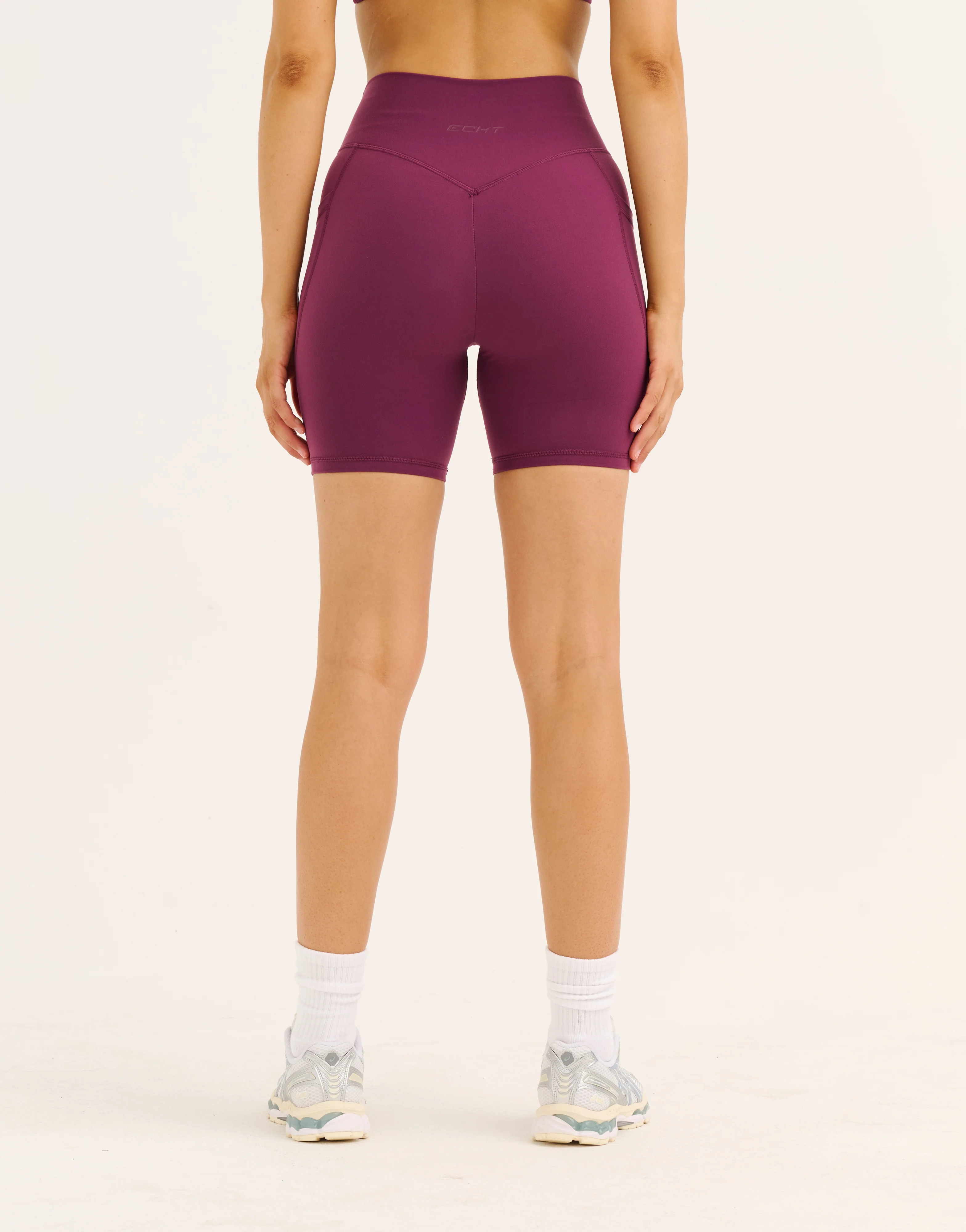 Ascend Pocket Shorts 6" - Blackberry - Image 14