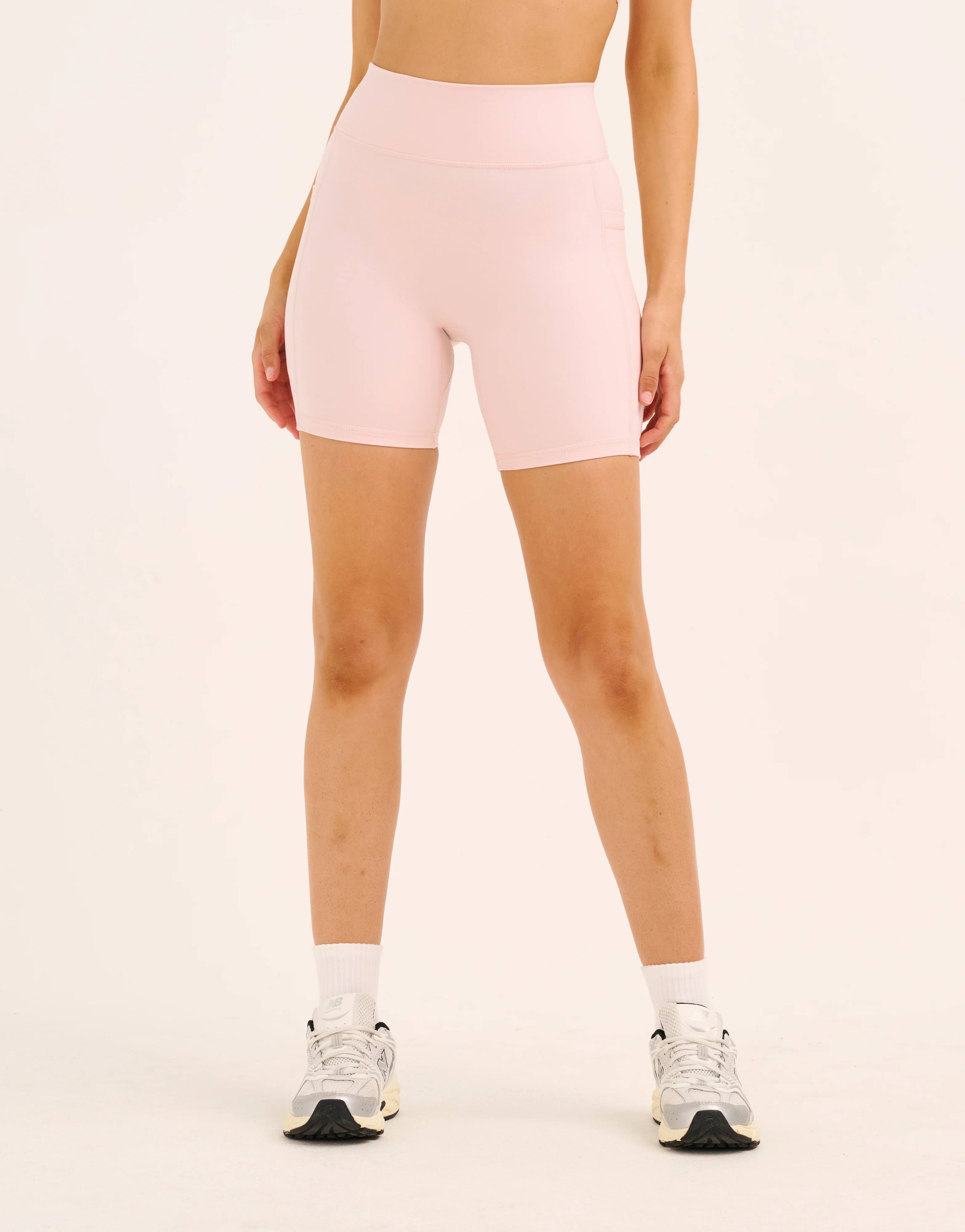 Ascend Pocket Shorts 6" - Mauve - Image 4