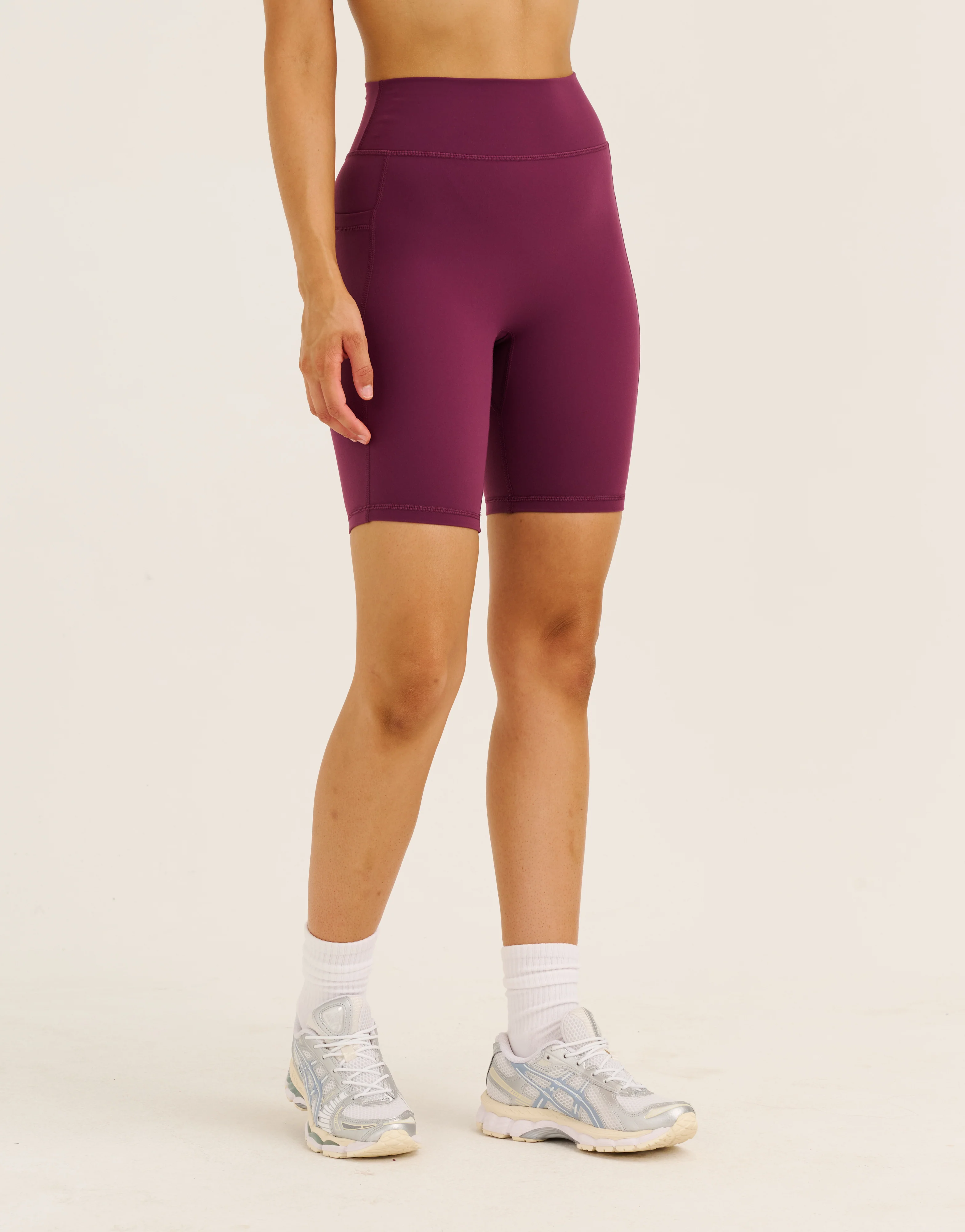 Ascend Pocket Shorts 8" - Blackberry - Image 11