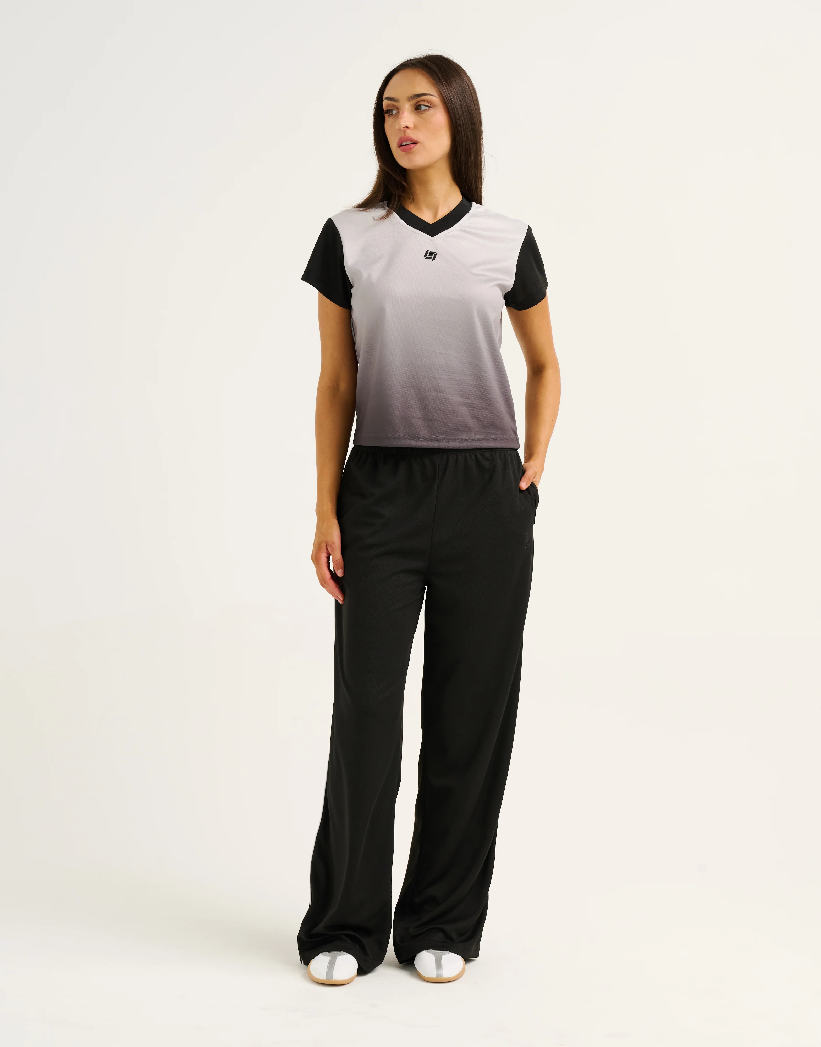 Club V Neck Crop Tee - Black - Image 2