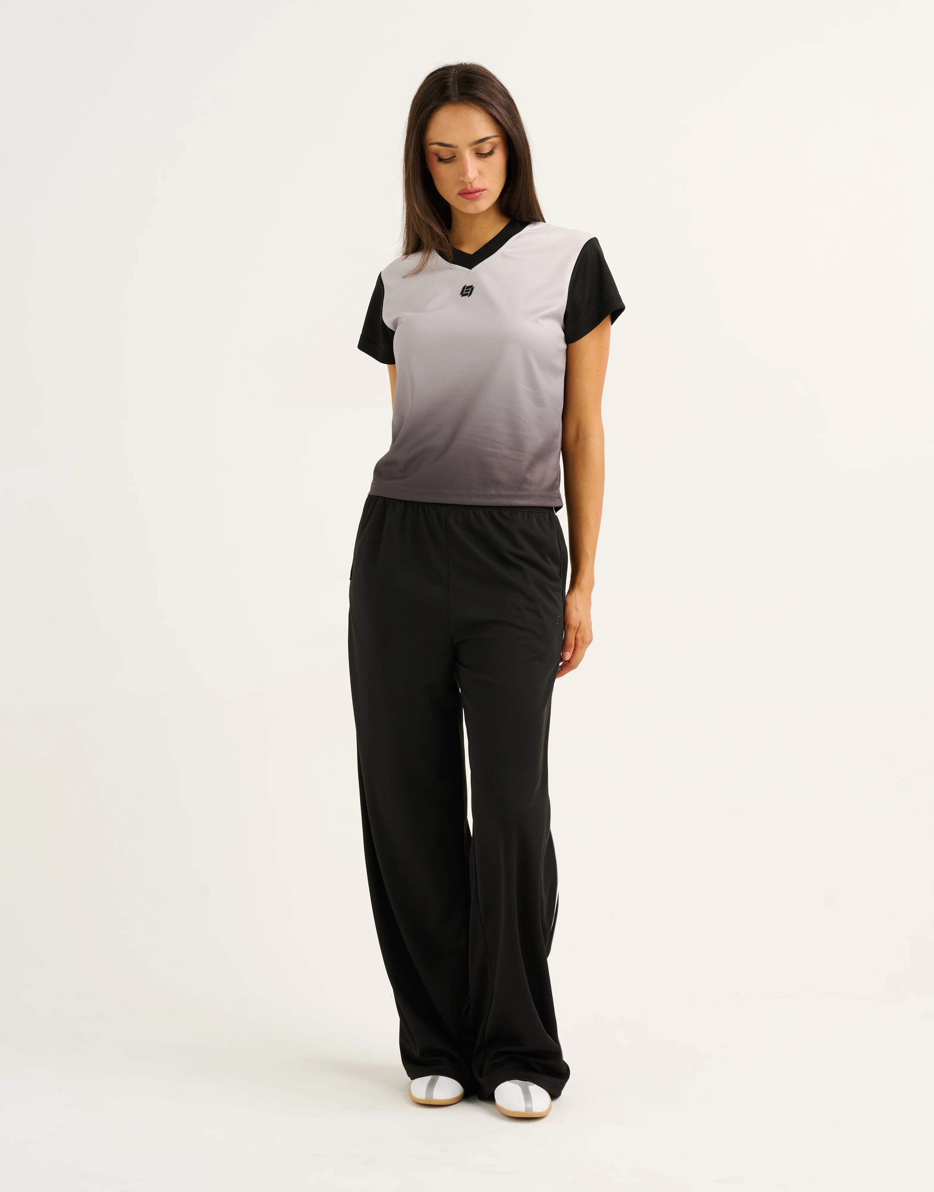 Club V Neck Crop Tee - Black - Image 3