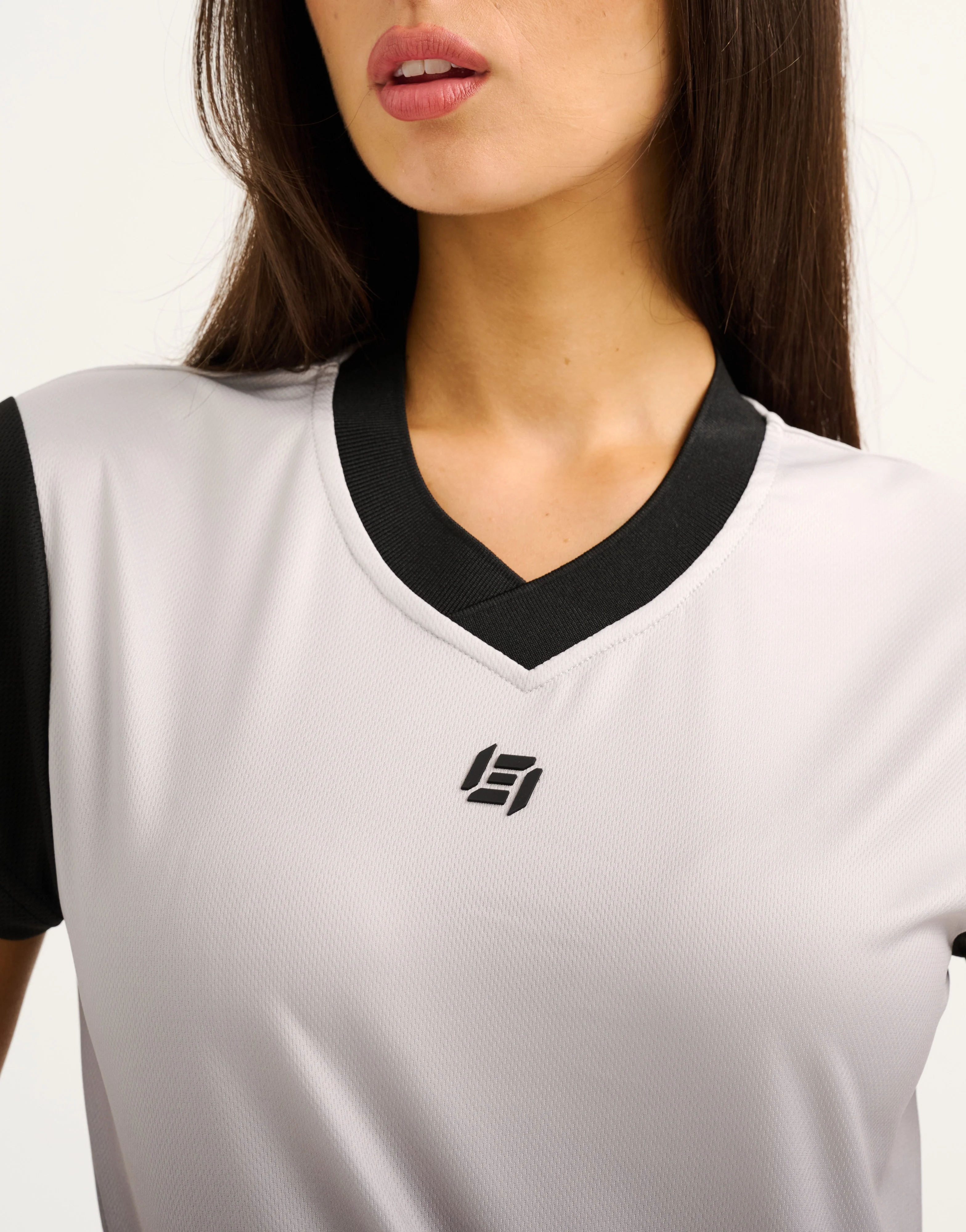 Club V Neck Crop Tee - Black - Image 6