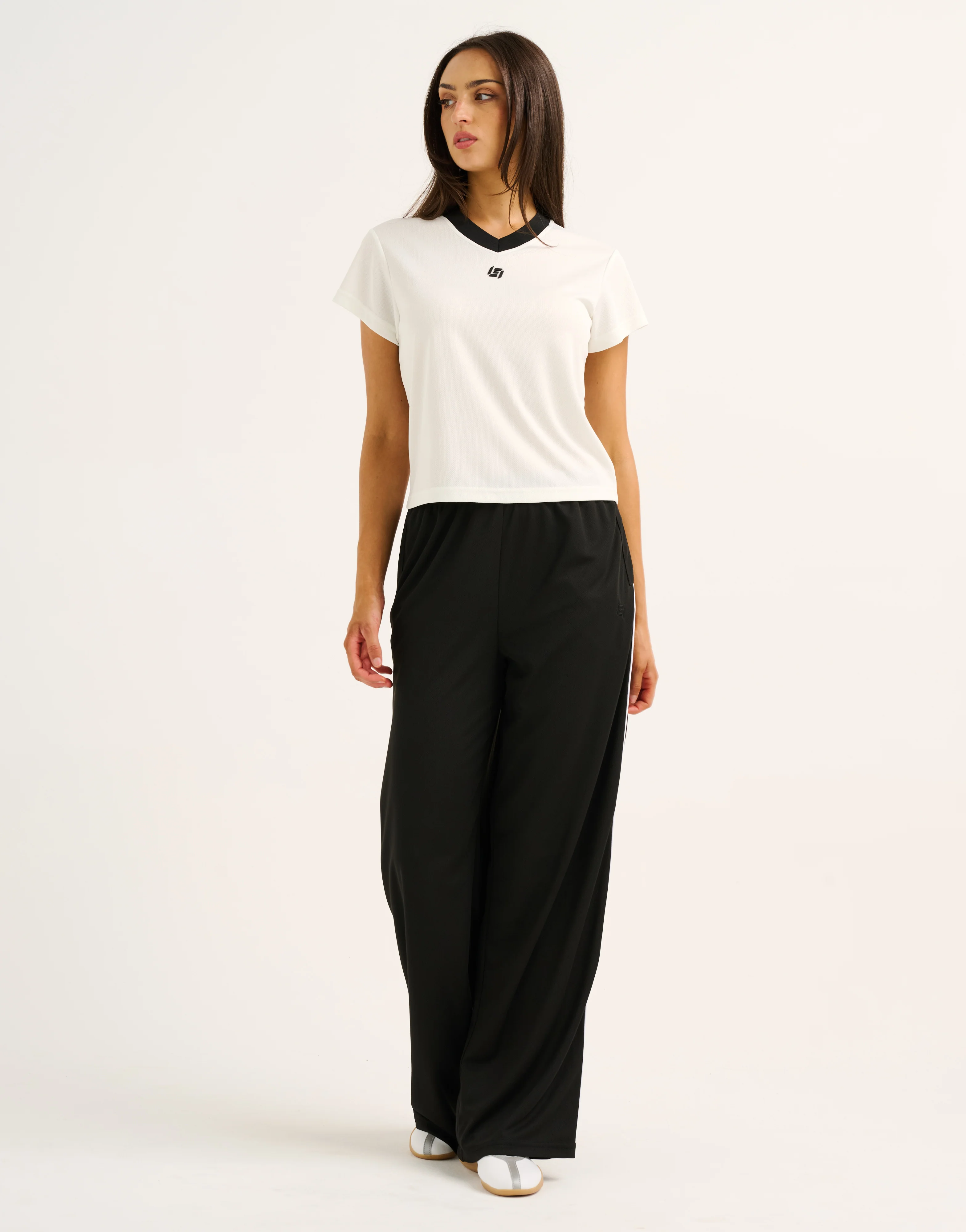 Club V Neck Crop Tee - White - Image 4