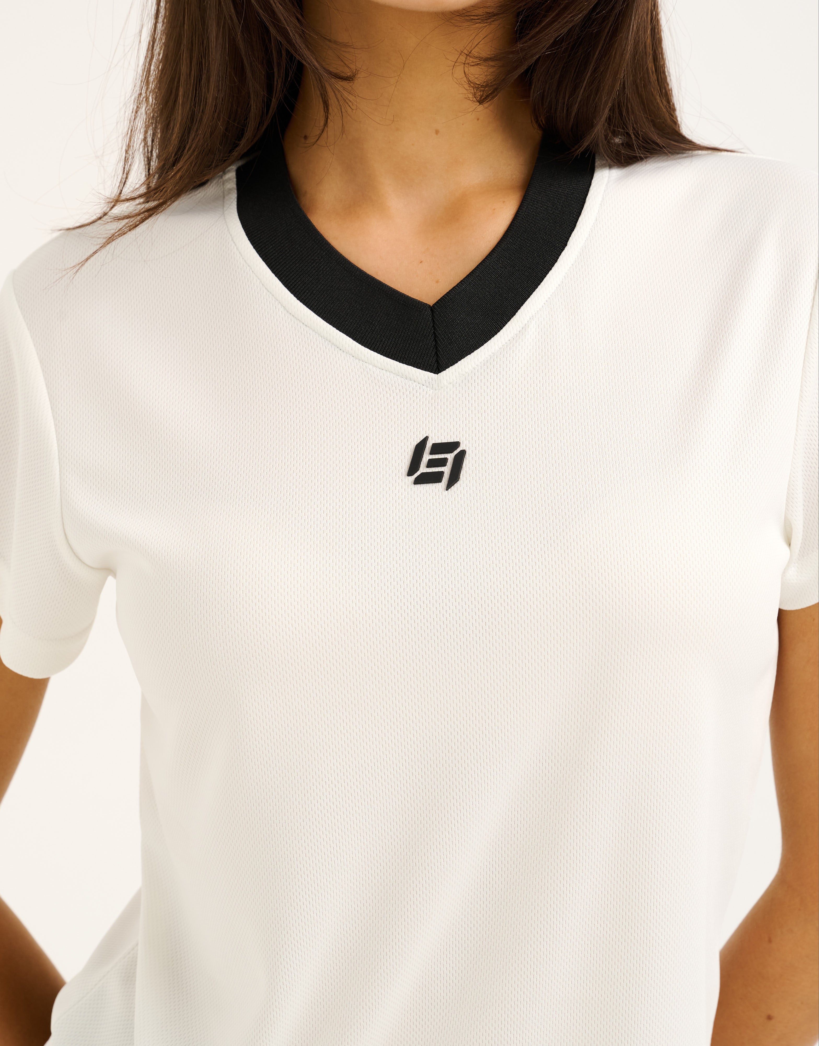 Club V Neck Crop Tee - White - Image 9