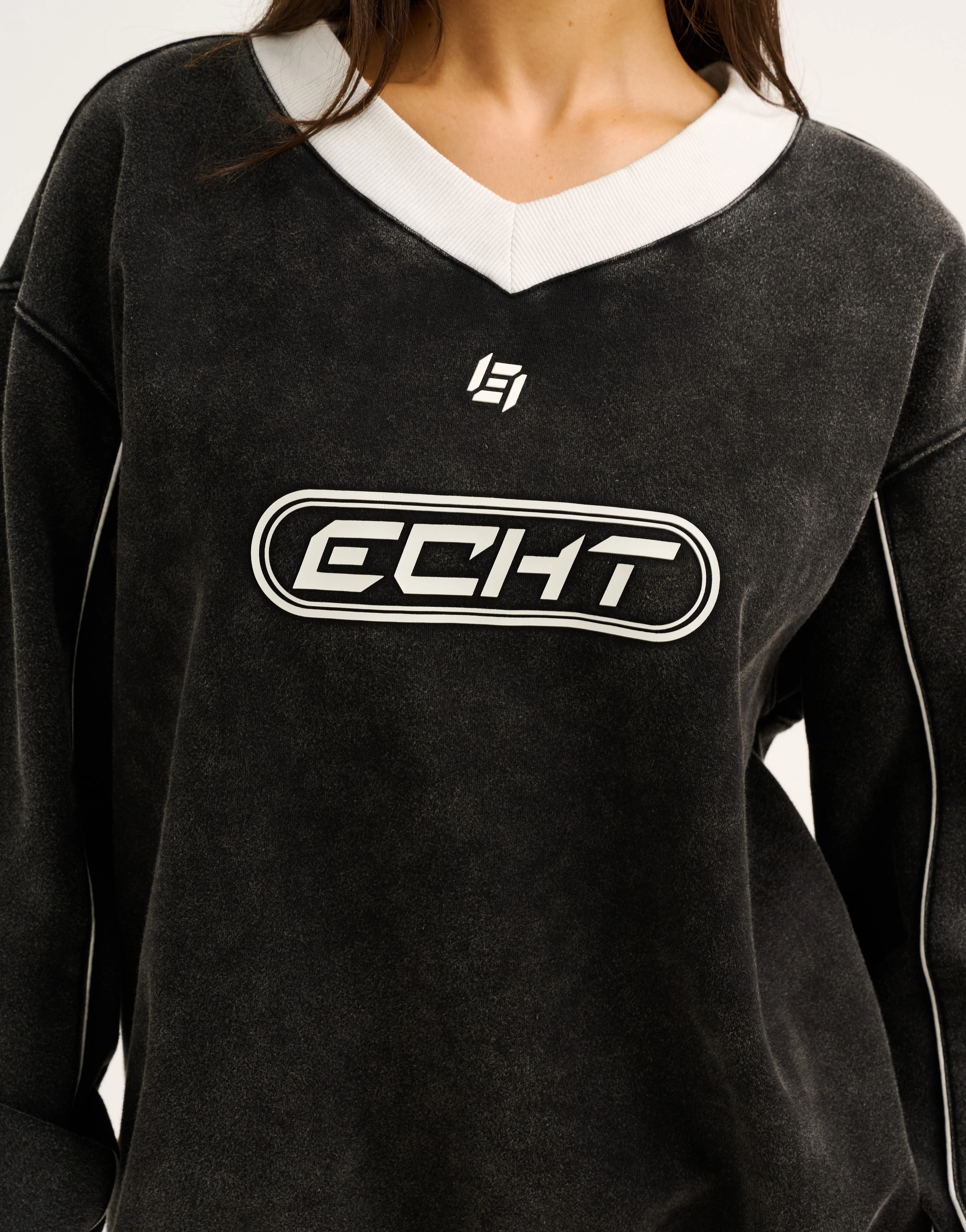 Club V Neck Sweatshirt - Black - Image 4