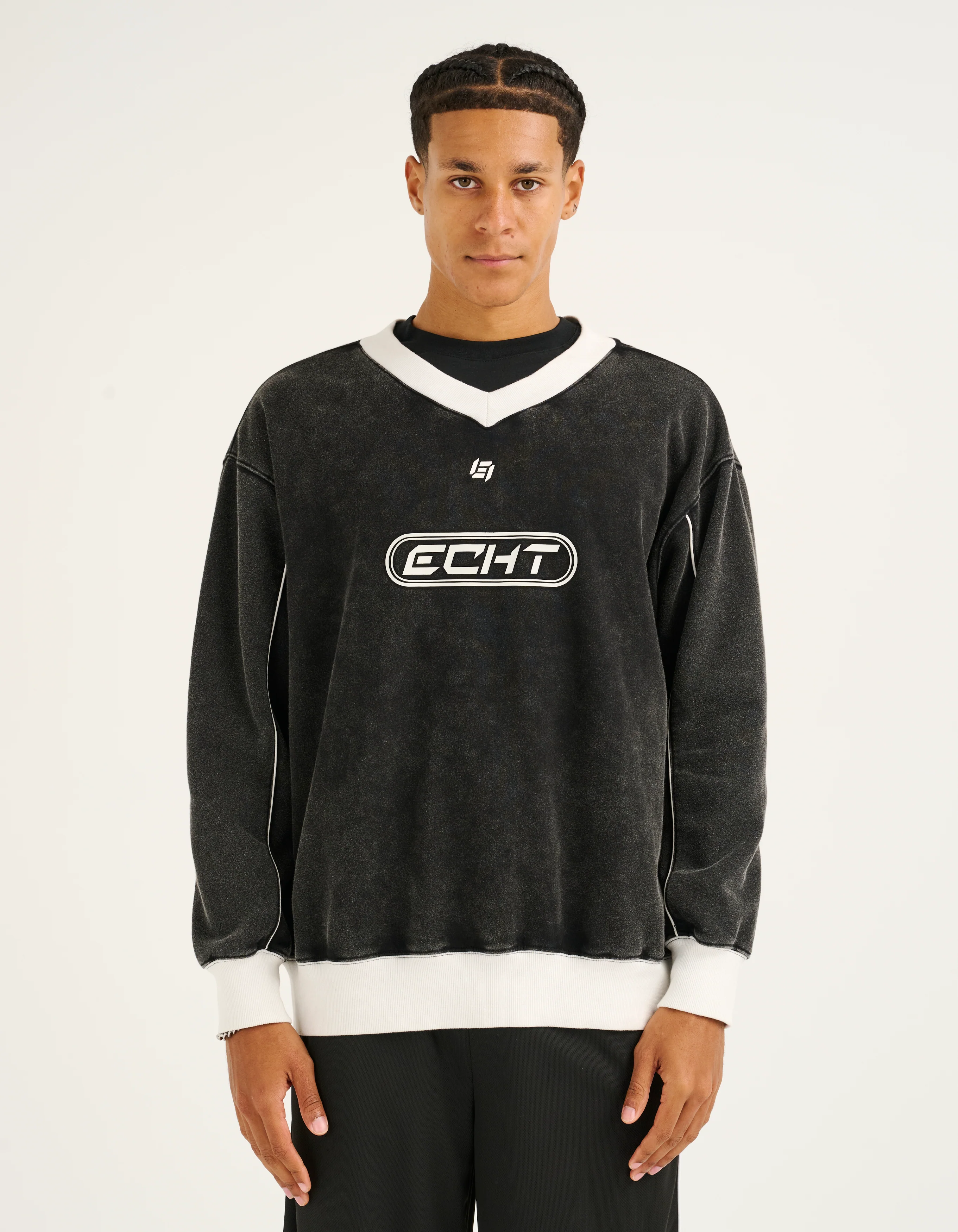 Club V Neck Sweatshirt - Black - Image 10
