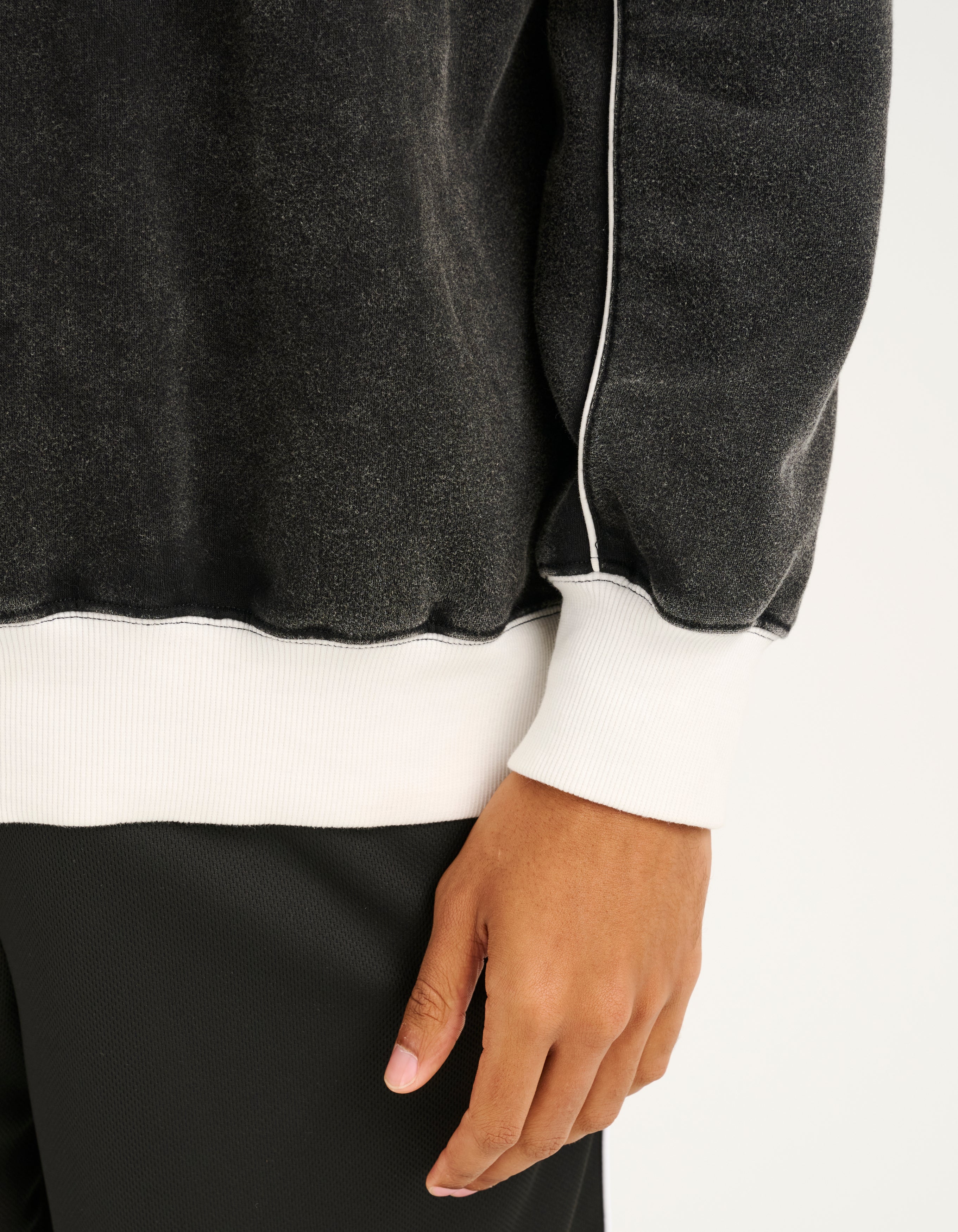 Club V Neck Sweatshirt - Black - Image 12