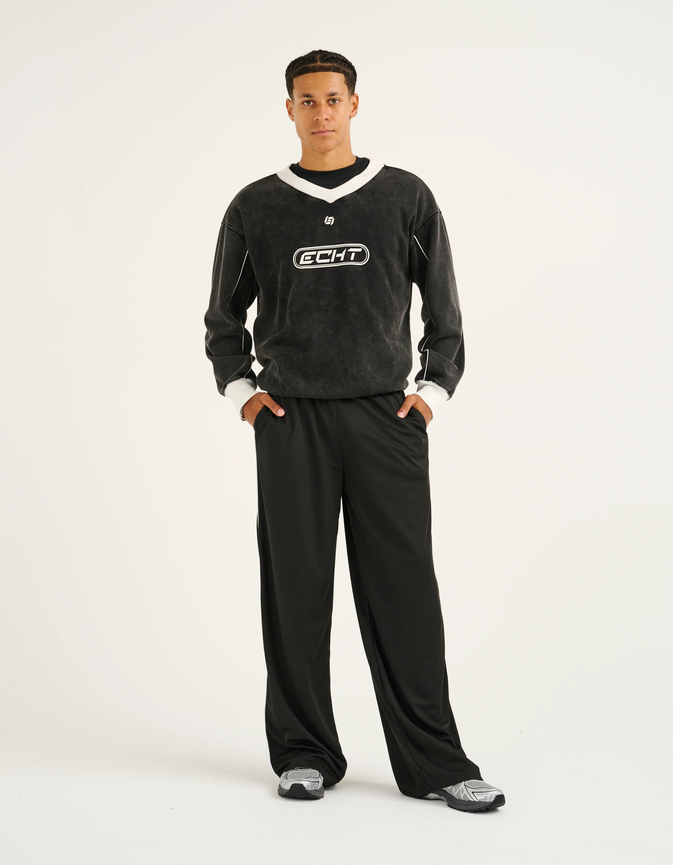 Club V Neck Sweatshirt - Black - Image 16
