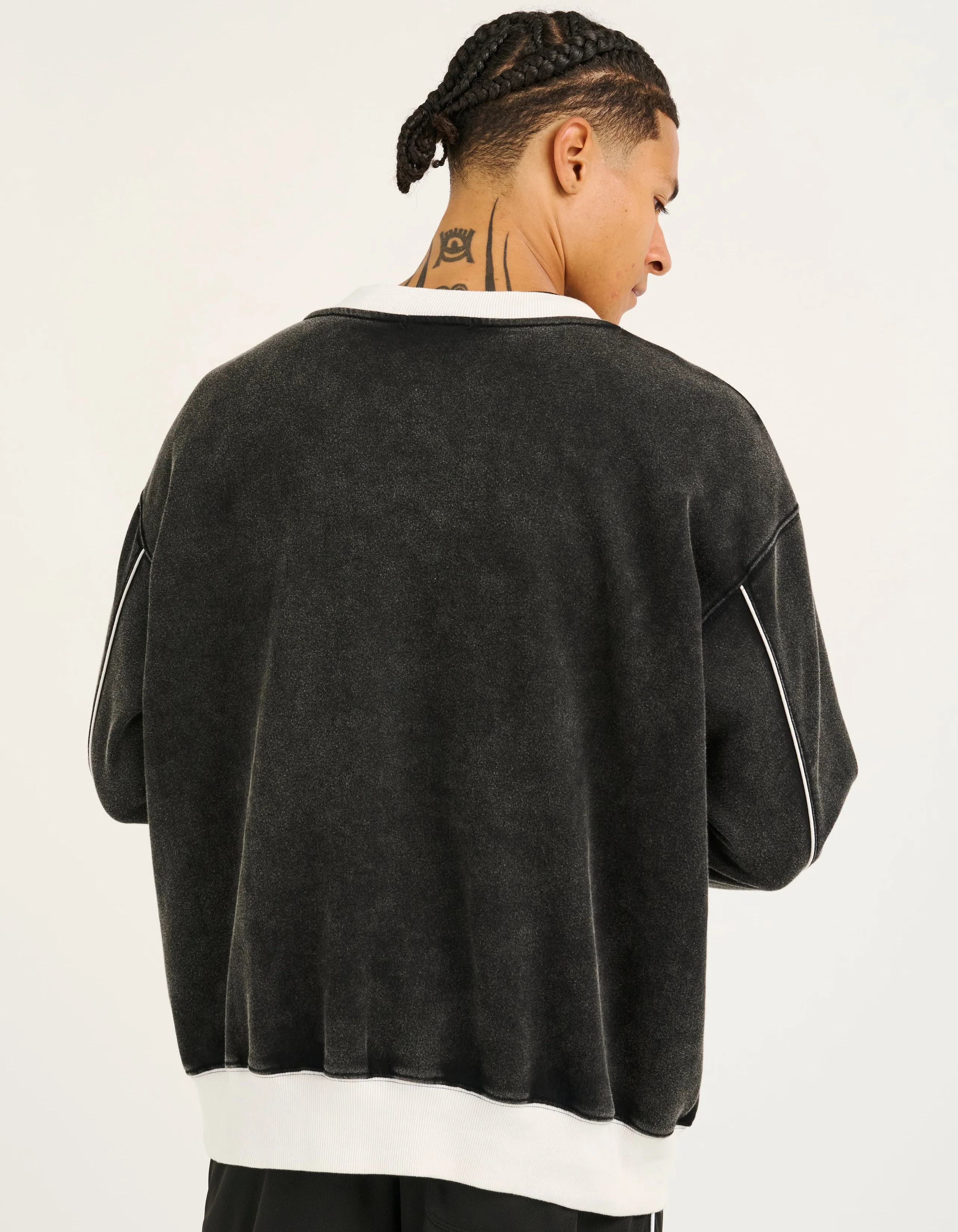 Club V Neck Sweatshirt - Black - Image 4