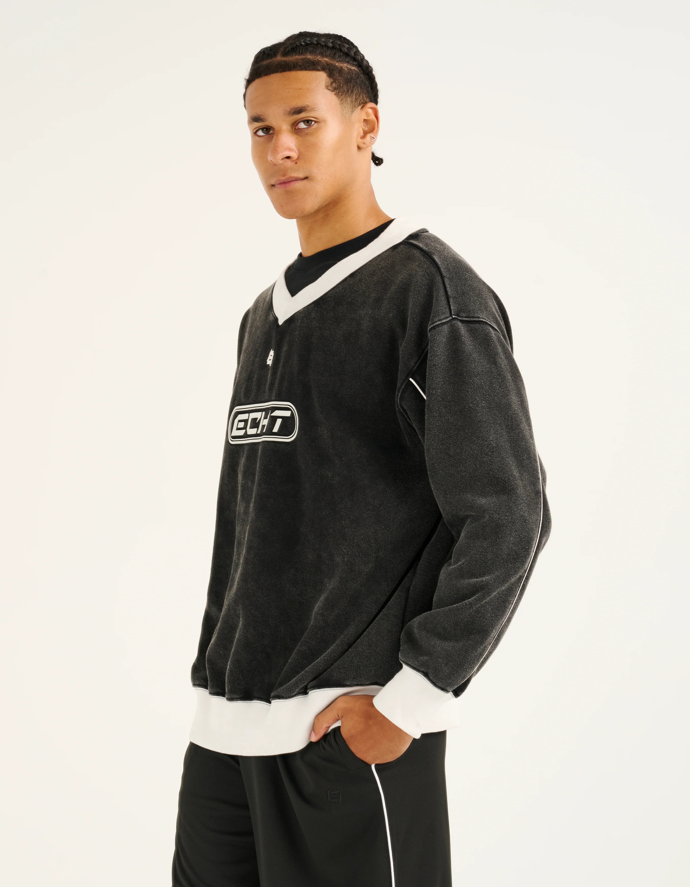 Club V Neck Sweatshirt - Black - Image 7