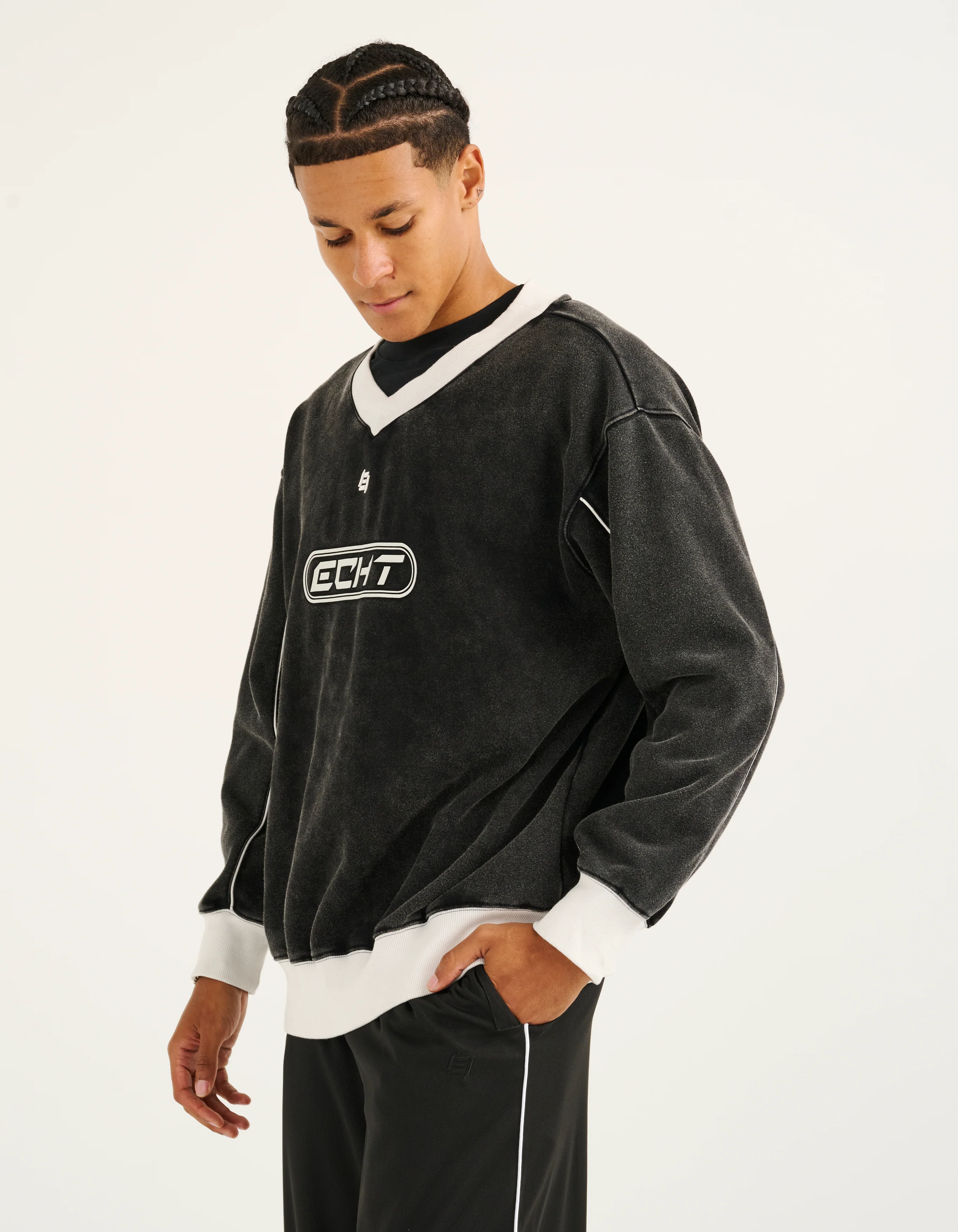 Club V Neck Sweatshirt - Black - Image 8