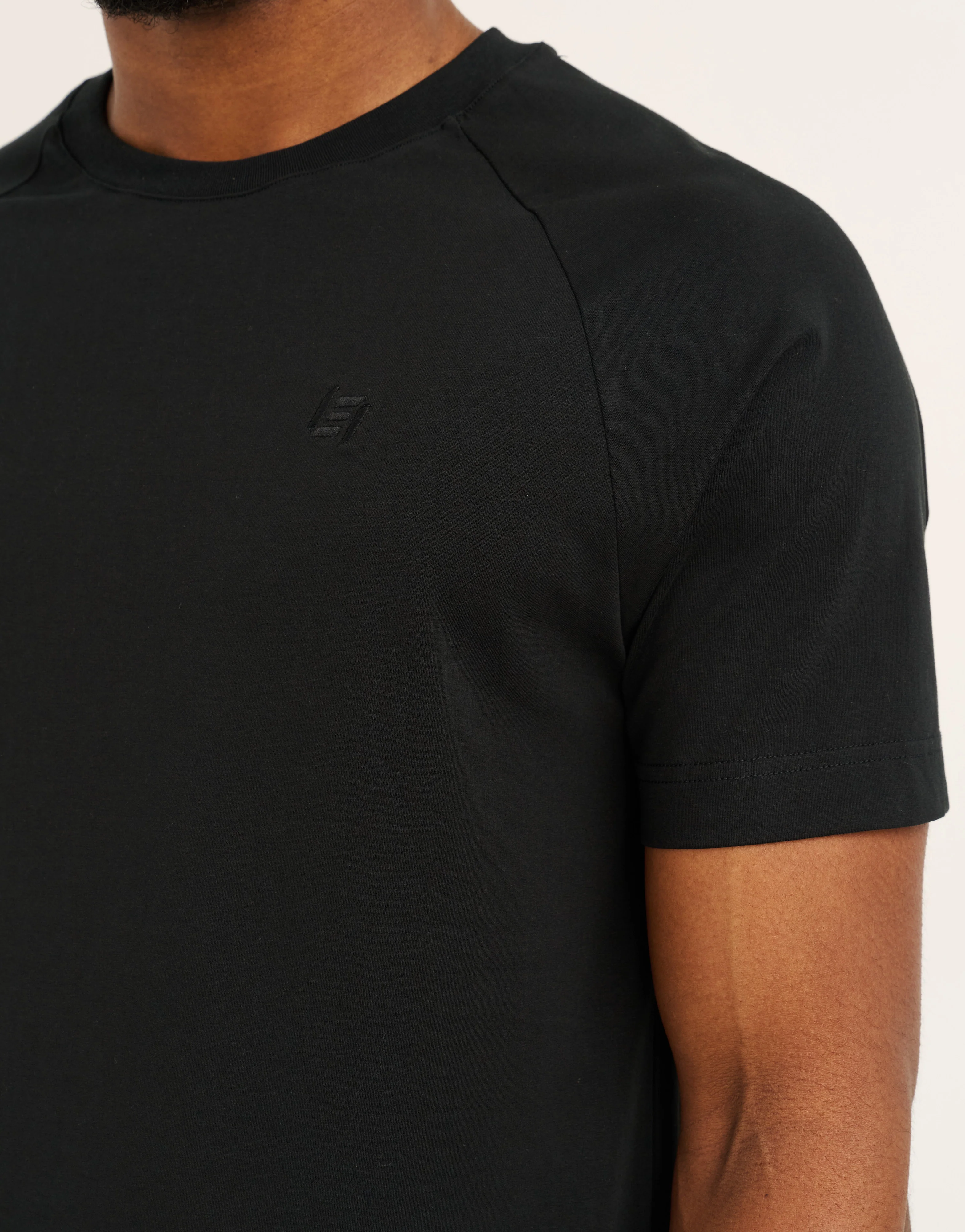 Foundation Tee 30" - Black - Image 4