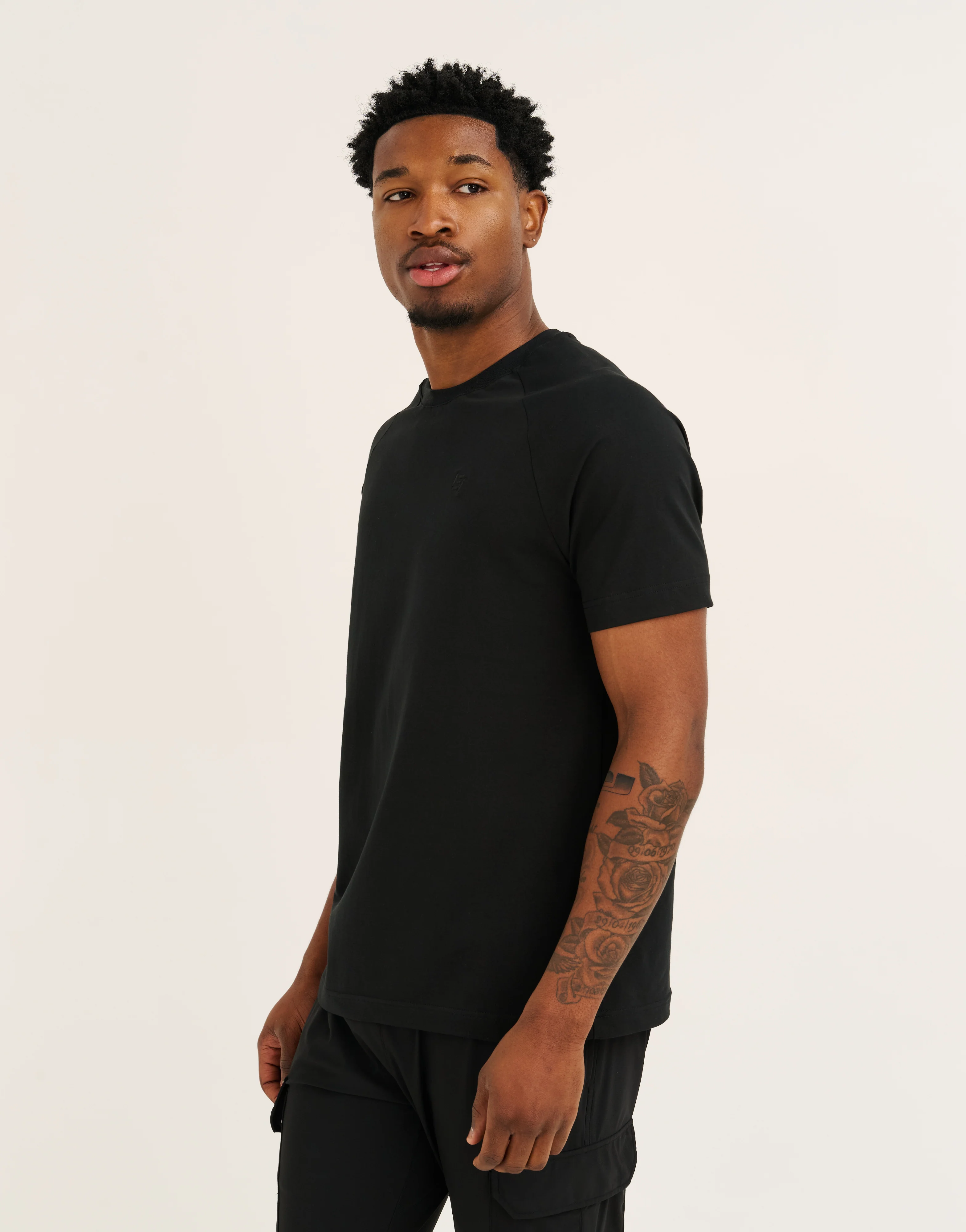 Foundation Tee 30" - Black - Image 5