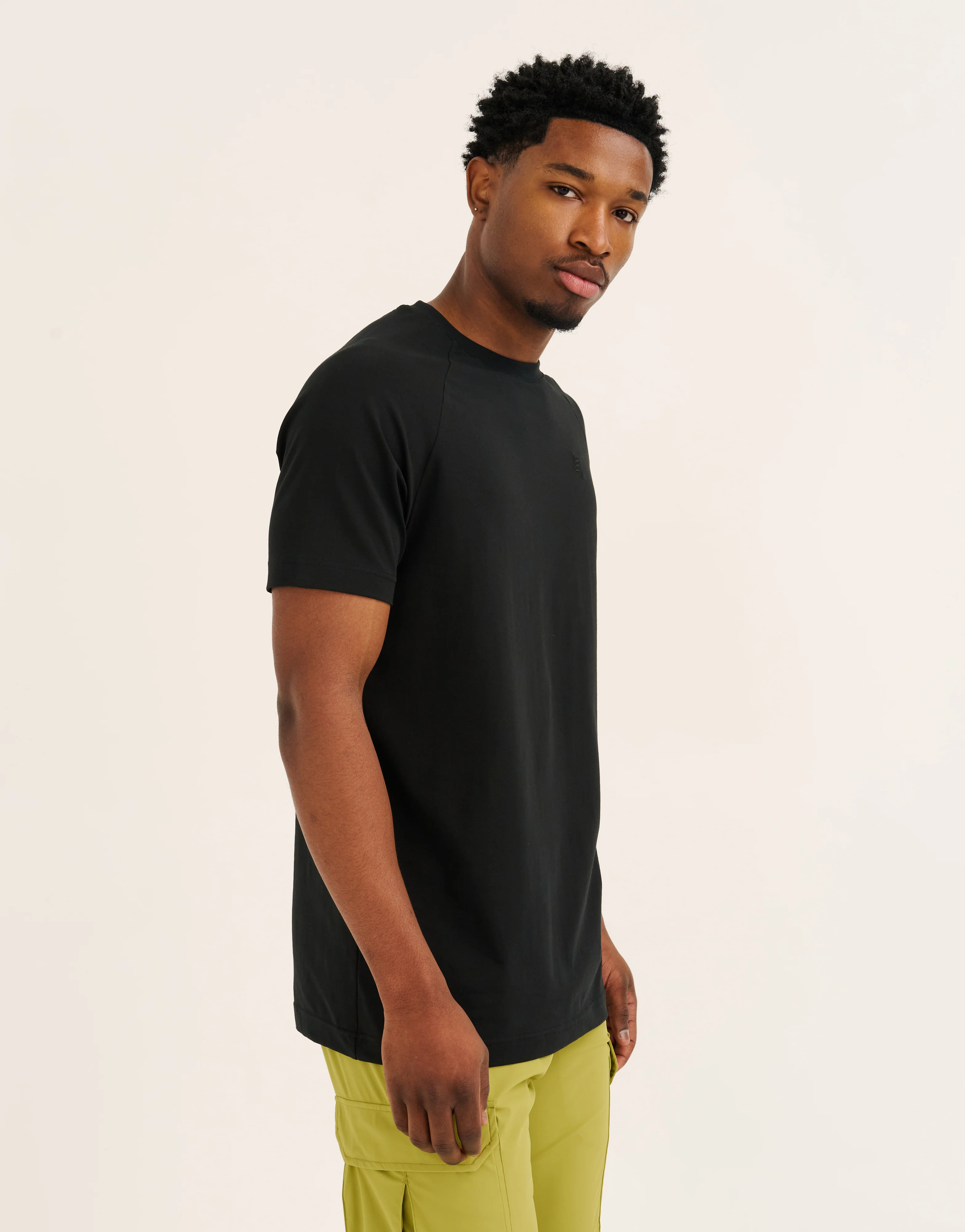 Foundation Tee 32" - Black - Image 3